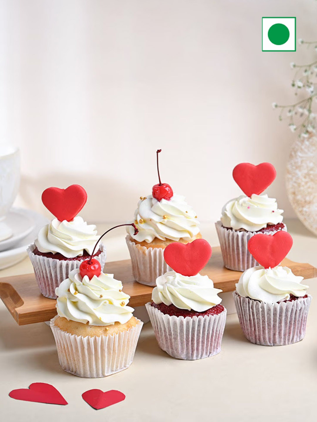 

Floweraura 6 Pcs Red Velvet & Pineapple Flavor Cup Cakes - 500 g, White
