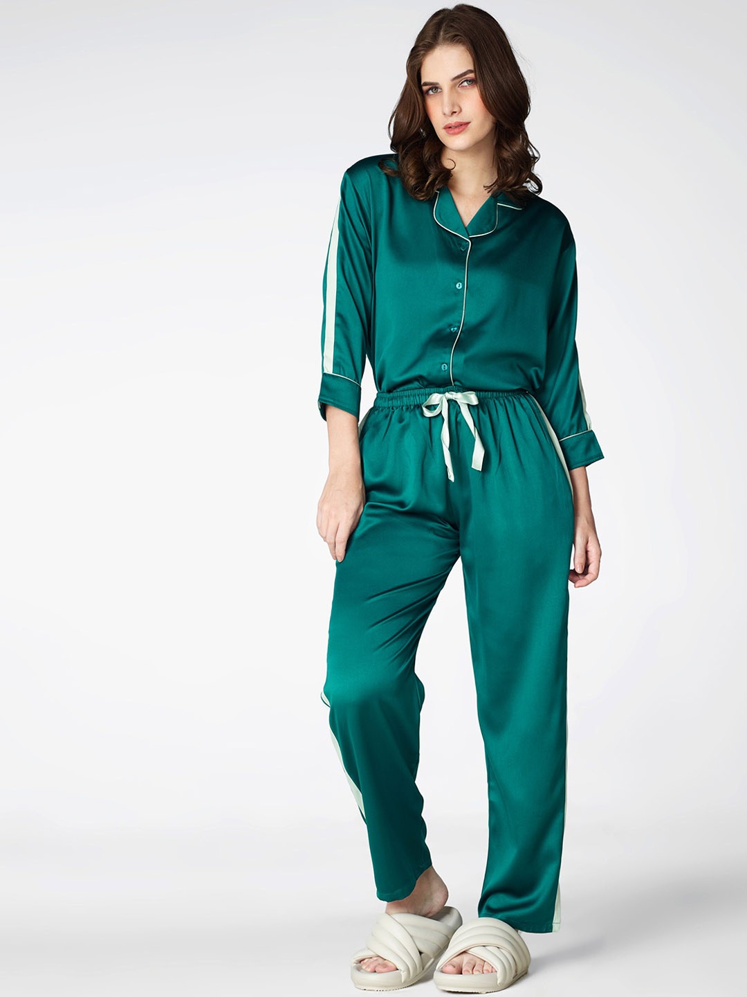 

Zeyo Women Solid Night suit, Green