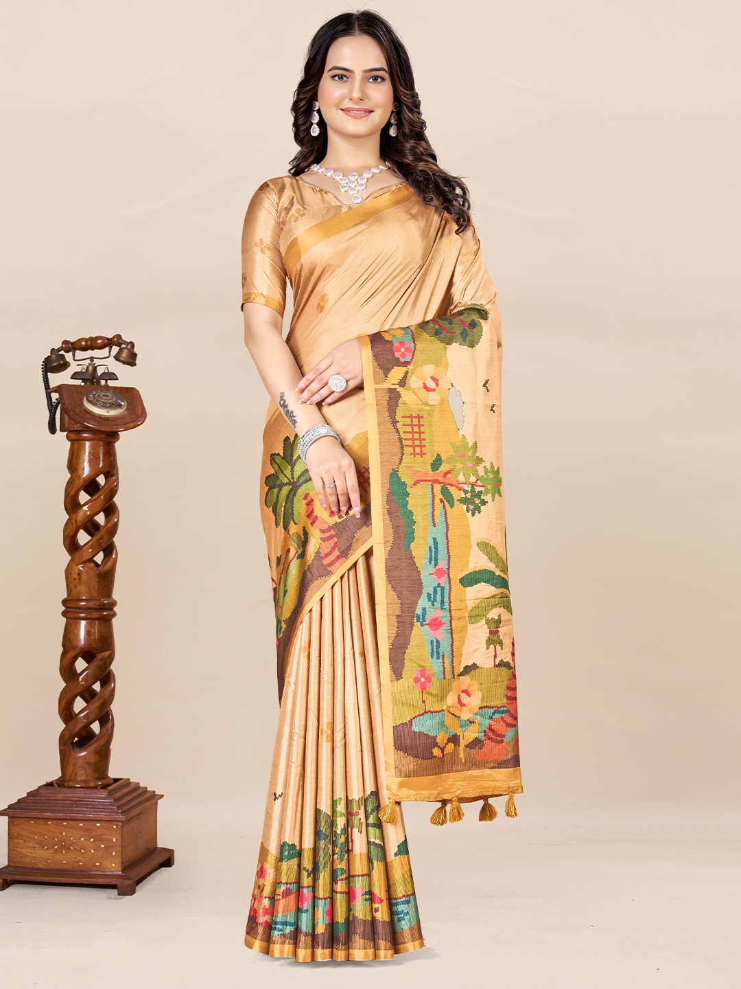 

ETHNIC TODAY Floral Printed Saree With Blouse Piece, Gold