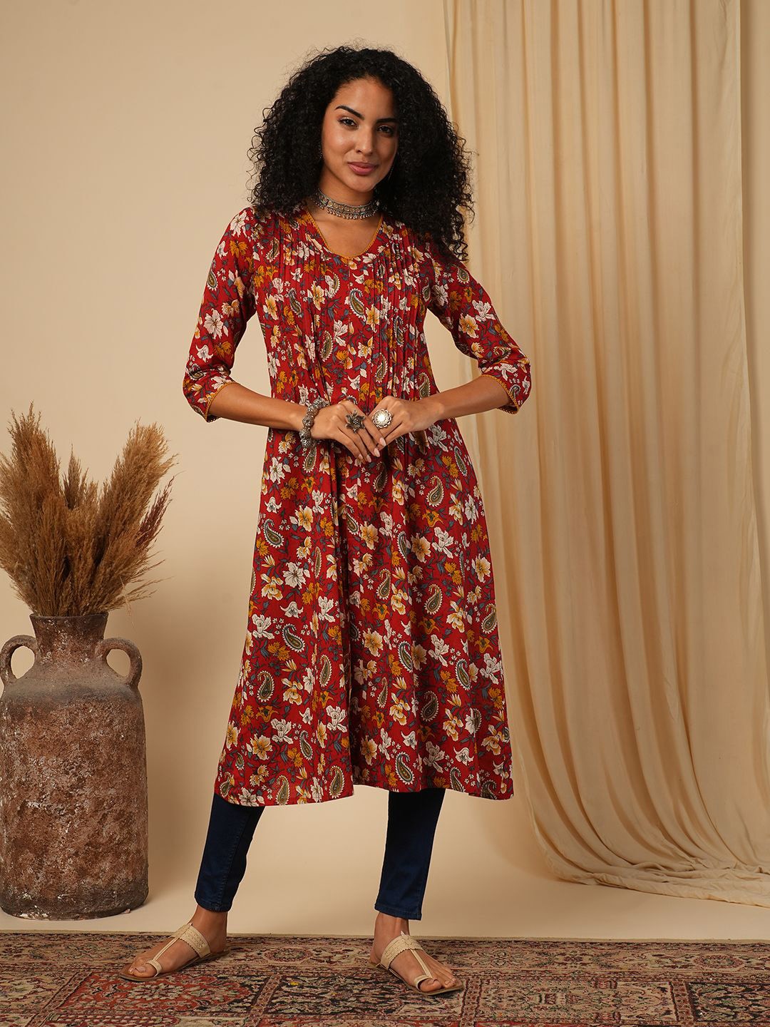 

Globus Paisley Printed V Neck Cotton A Line Kurta, Maroon