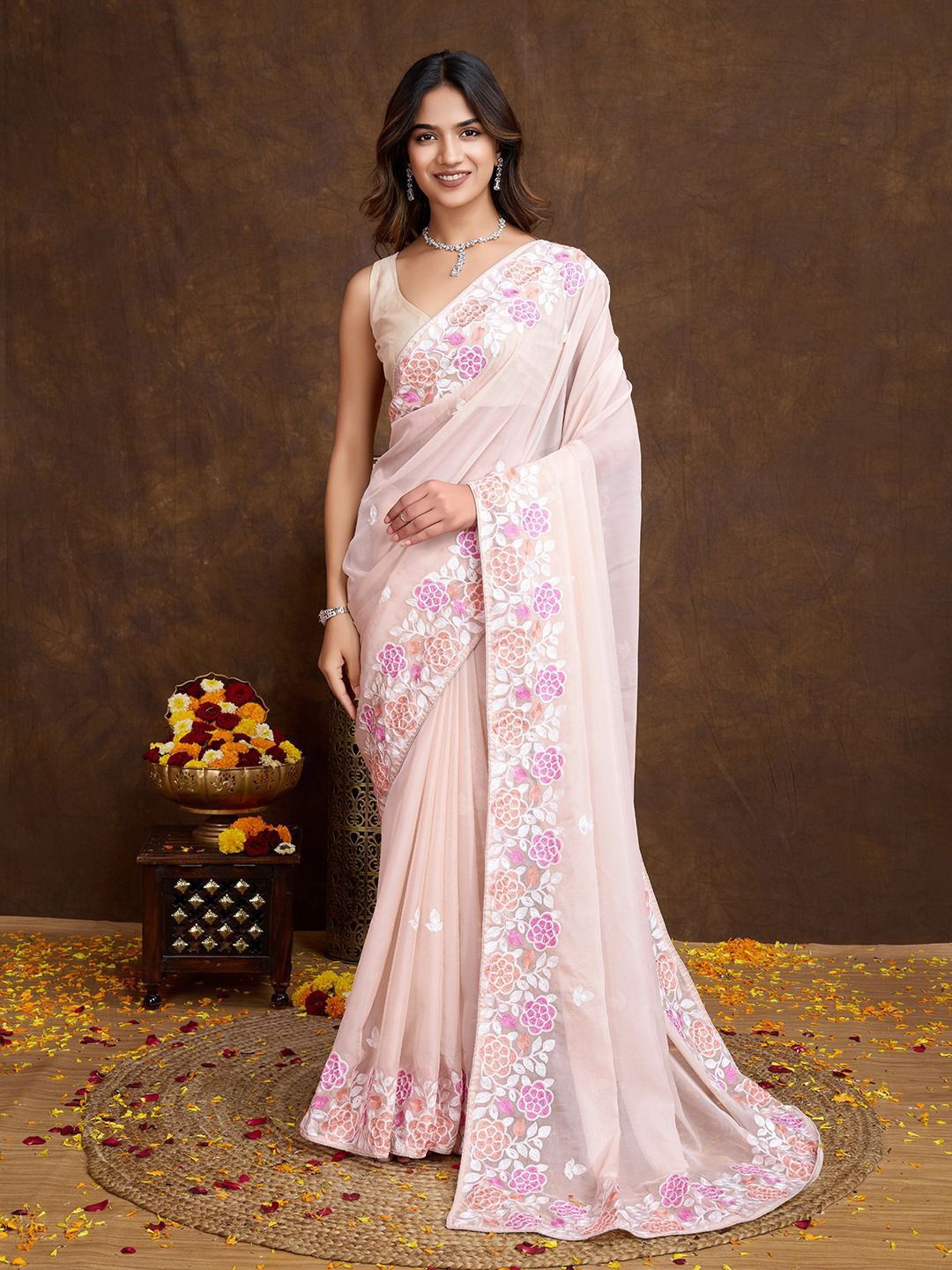 

VenderVilla Embroidered Organza Saree, Pink