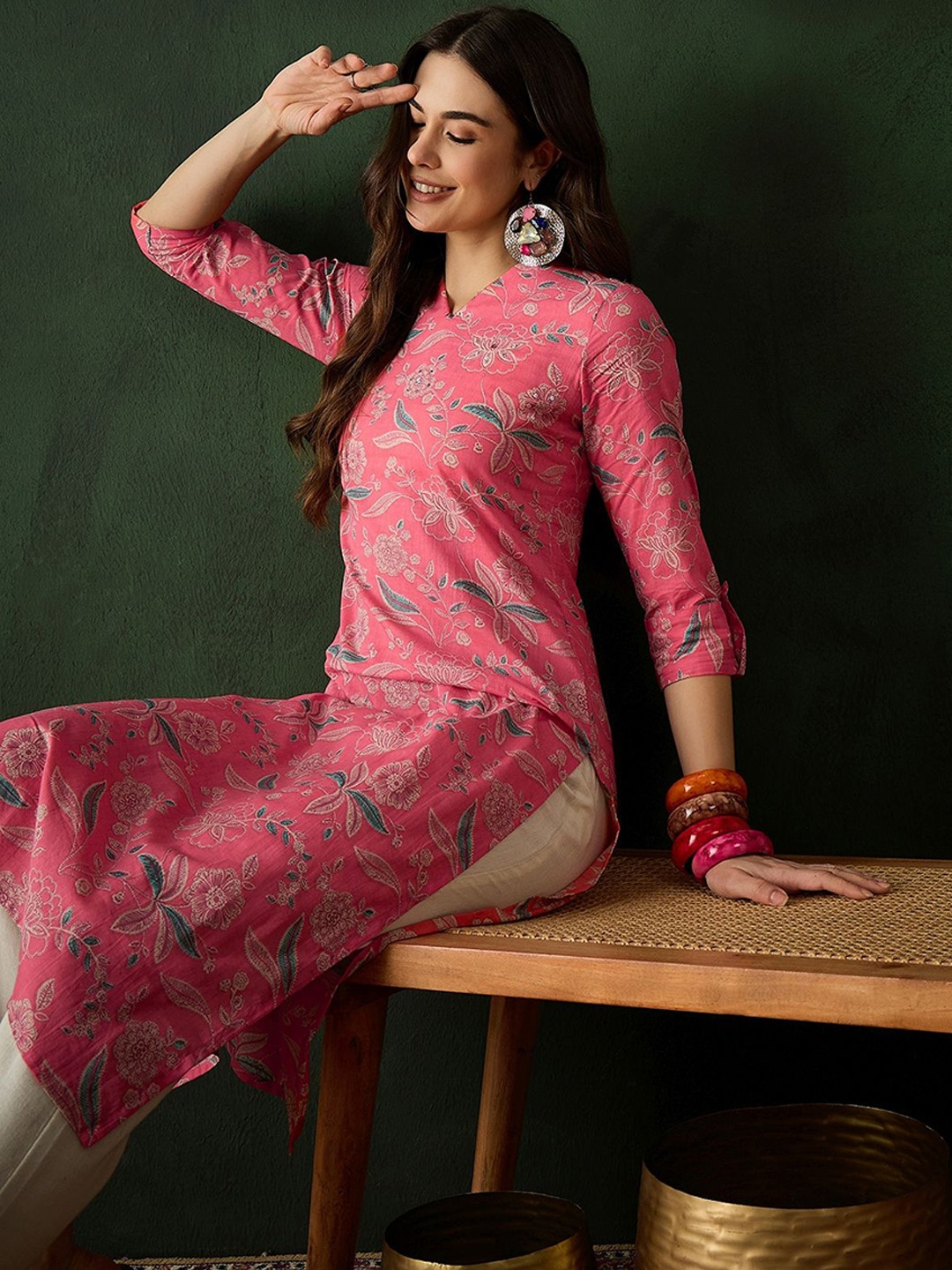 

Sangria Floral Printed Pure Cotton Straight Kurta, Pink