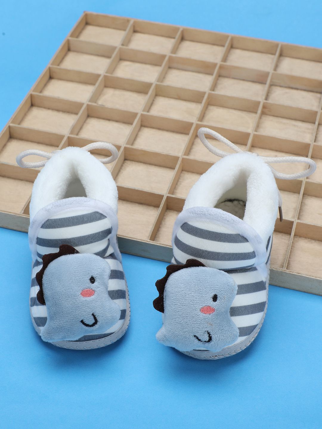 

Baby Moo Boys Self Design Cotton Booties, Grey