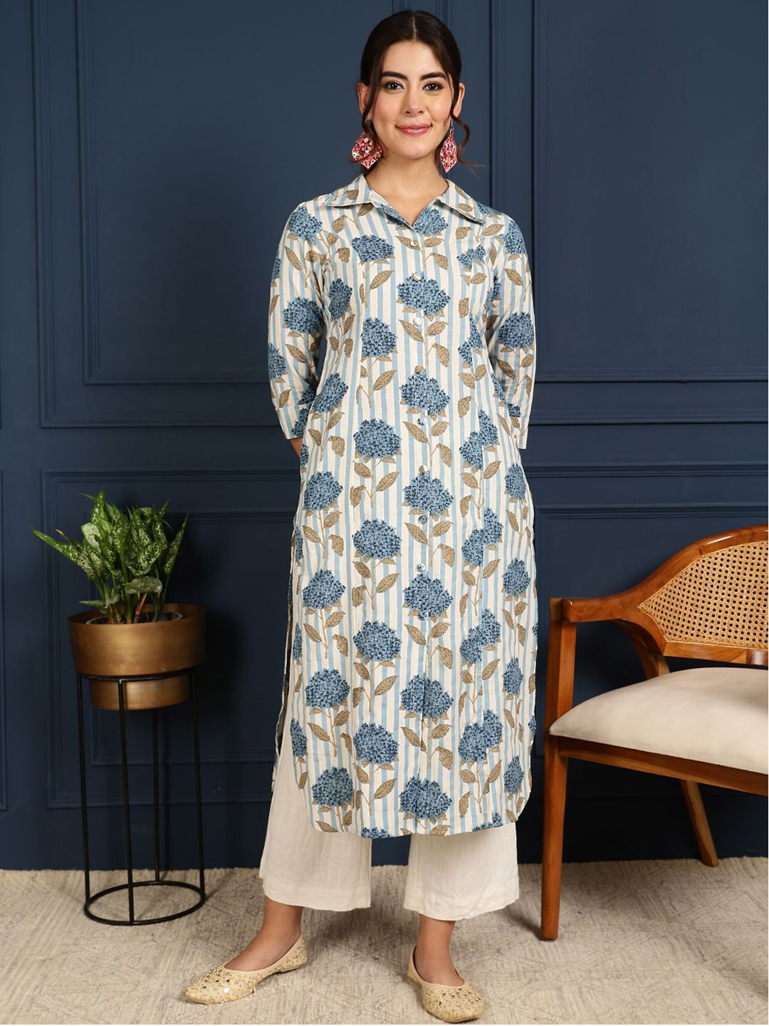 

GULMOHAR JAIPUR Floral Printed Straight Kurta, Blue