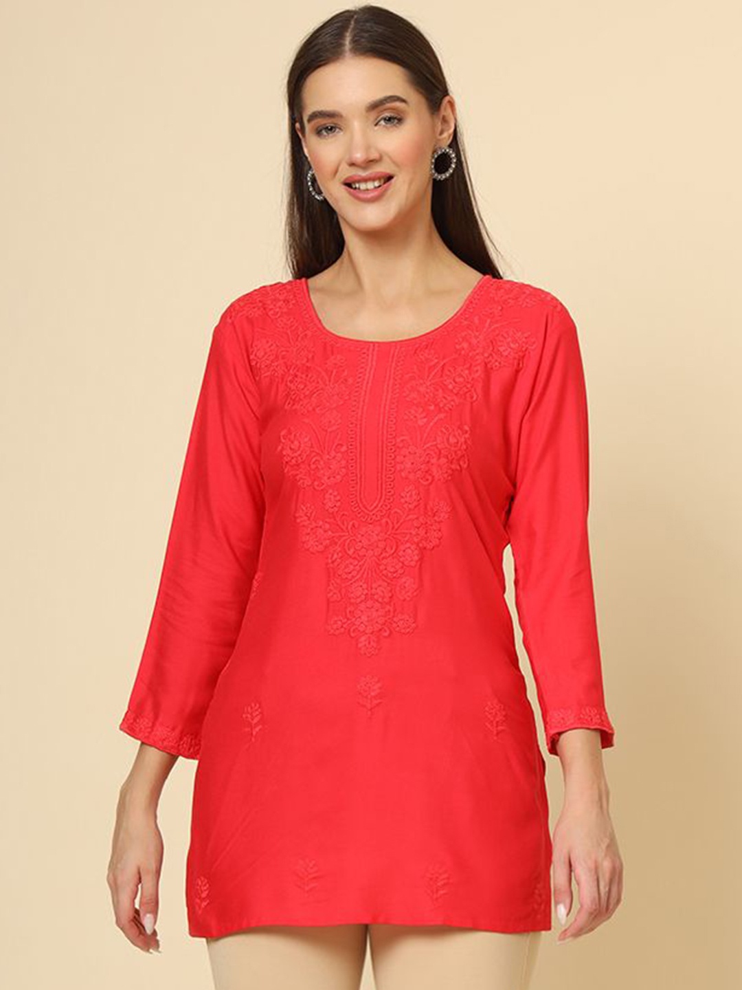 

HERE&NOW Women Floral Embroidered Thread Work Thread Work Kurti, Red