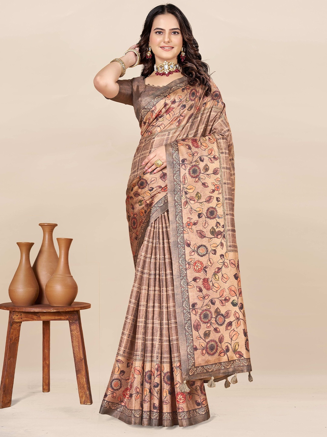 

ETHNIC TODAY Women Floral Printed Saree With An Unstitched Blouse Piece, Copper