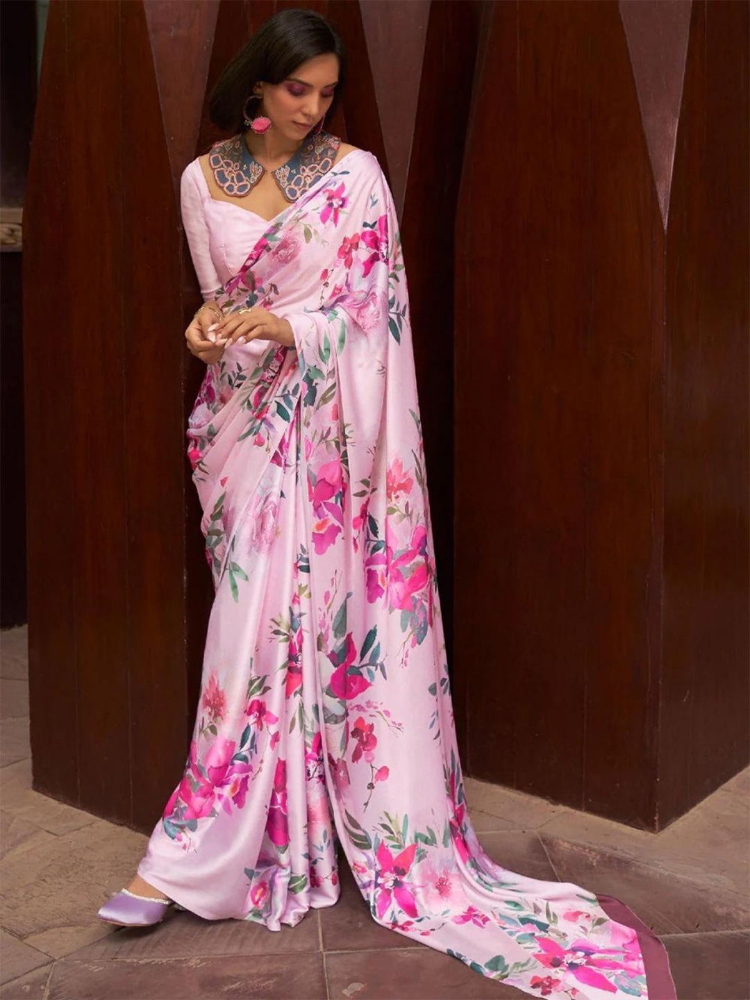 

ODETTE Floral Printed Satin Saree with Blouse Piece, Pink