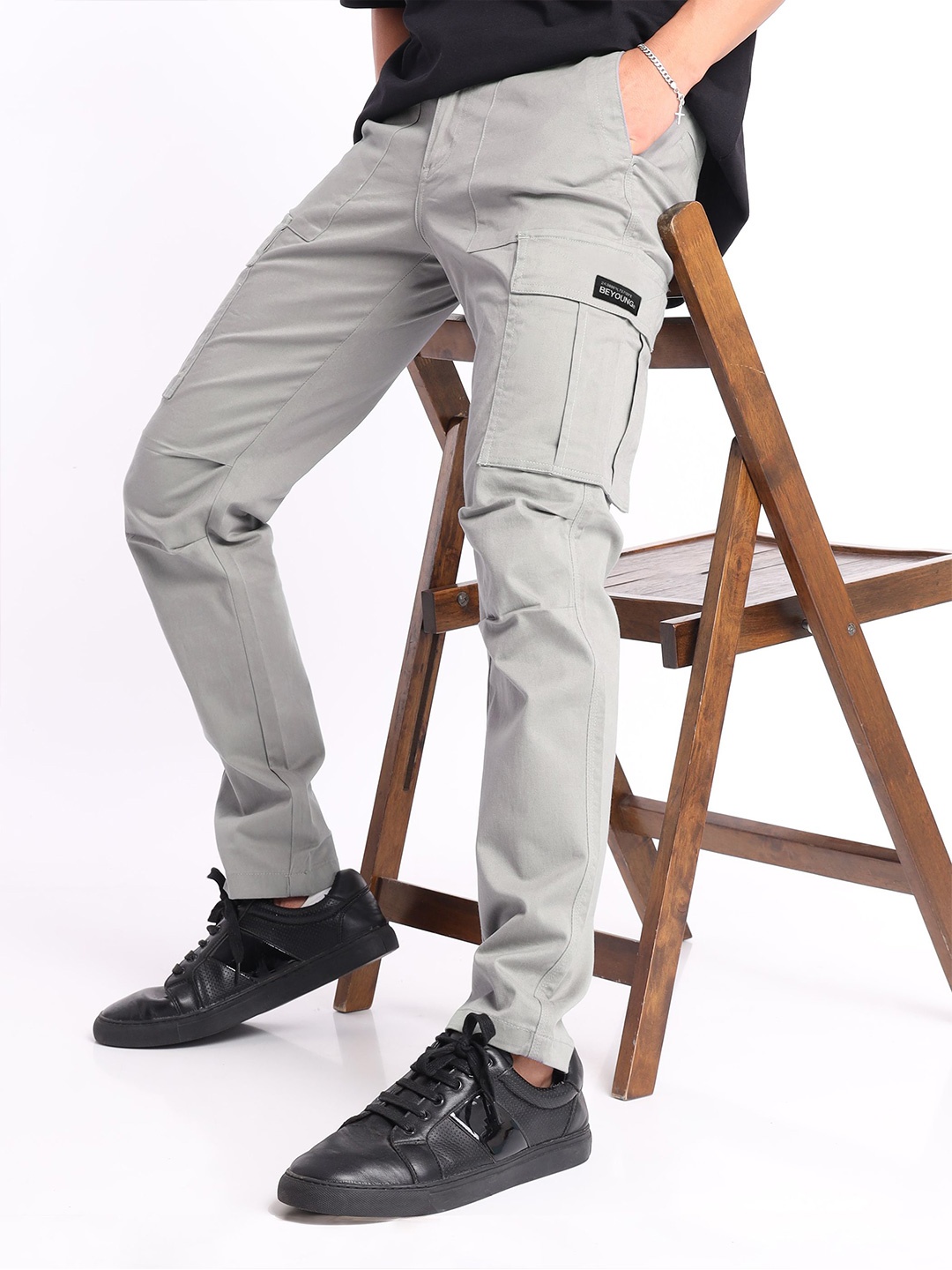 

Beyoung Men Pure Cotton Cargos Trousers, Grey