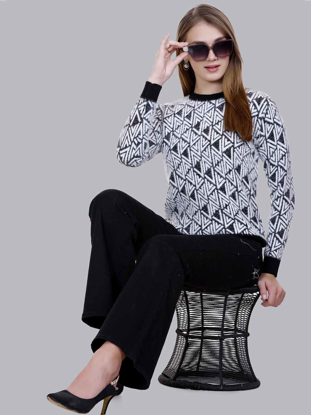 

SOSHAGUN OSWAL Women Geometric Printed Woollen Pullover Sweater, Black