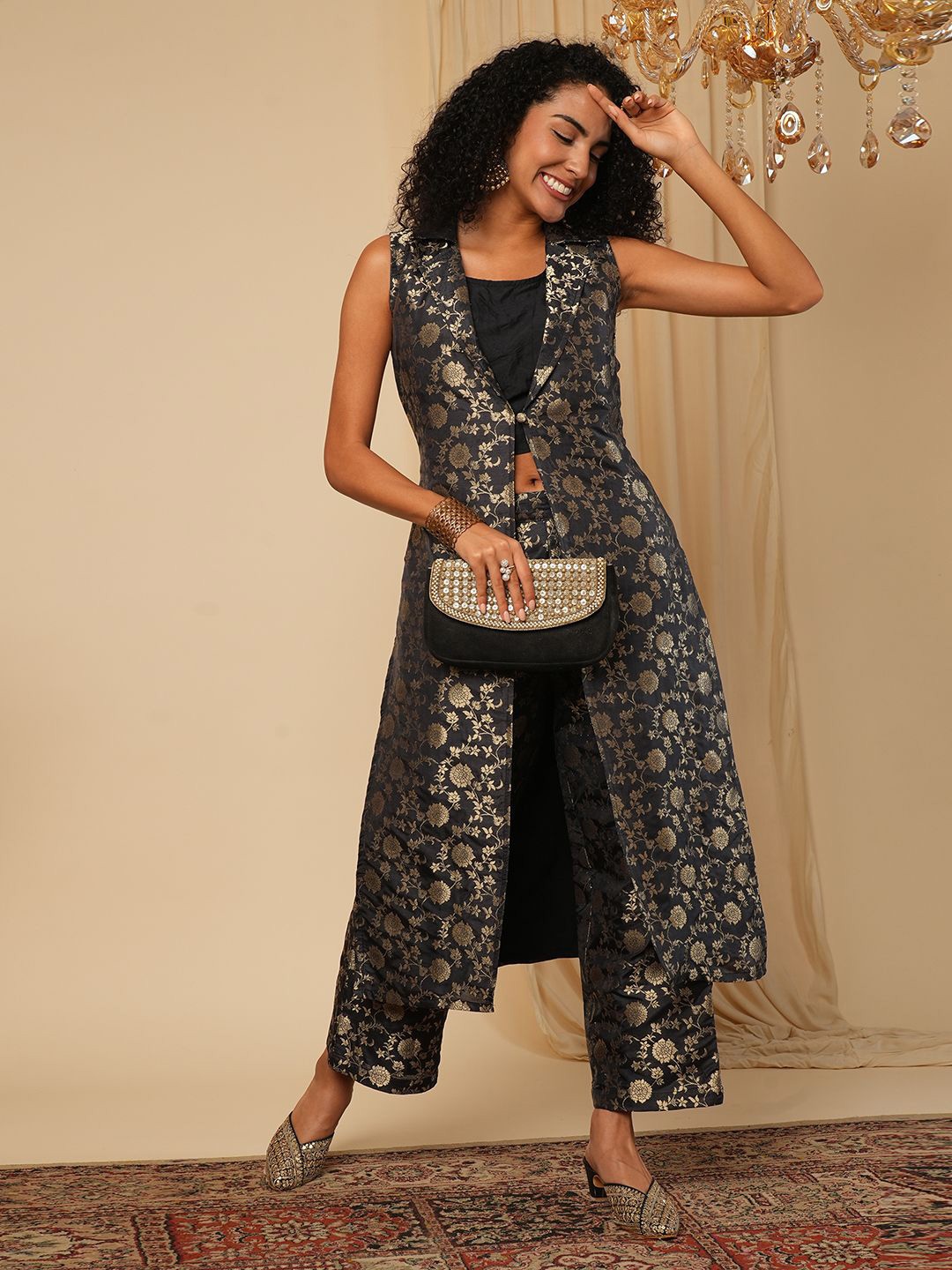 

Globus Woven Design Notch Lapel Sleeveless Brocade Inner Crop Top & Trouser With Jacket, Black