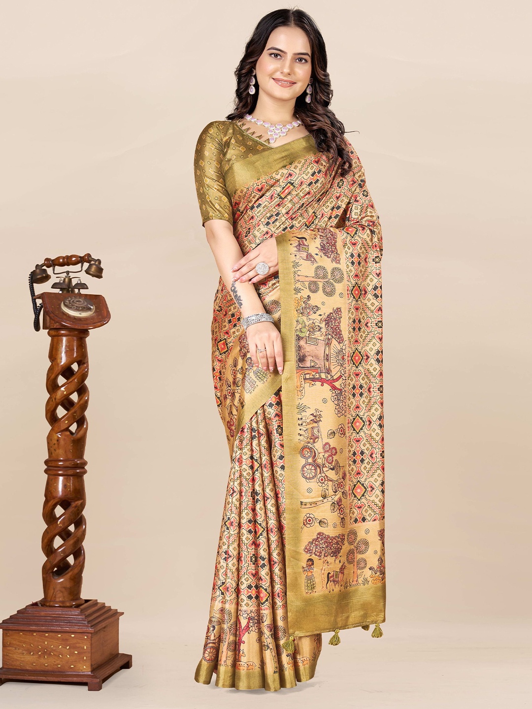 

ETHNIC TODAY Ethnic Motifs Printed Patola Saree, Green