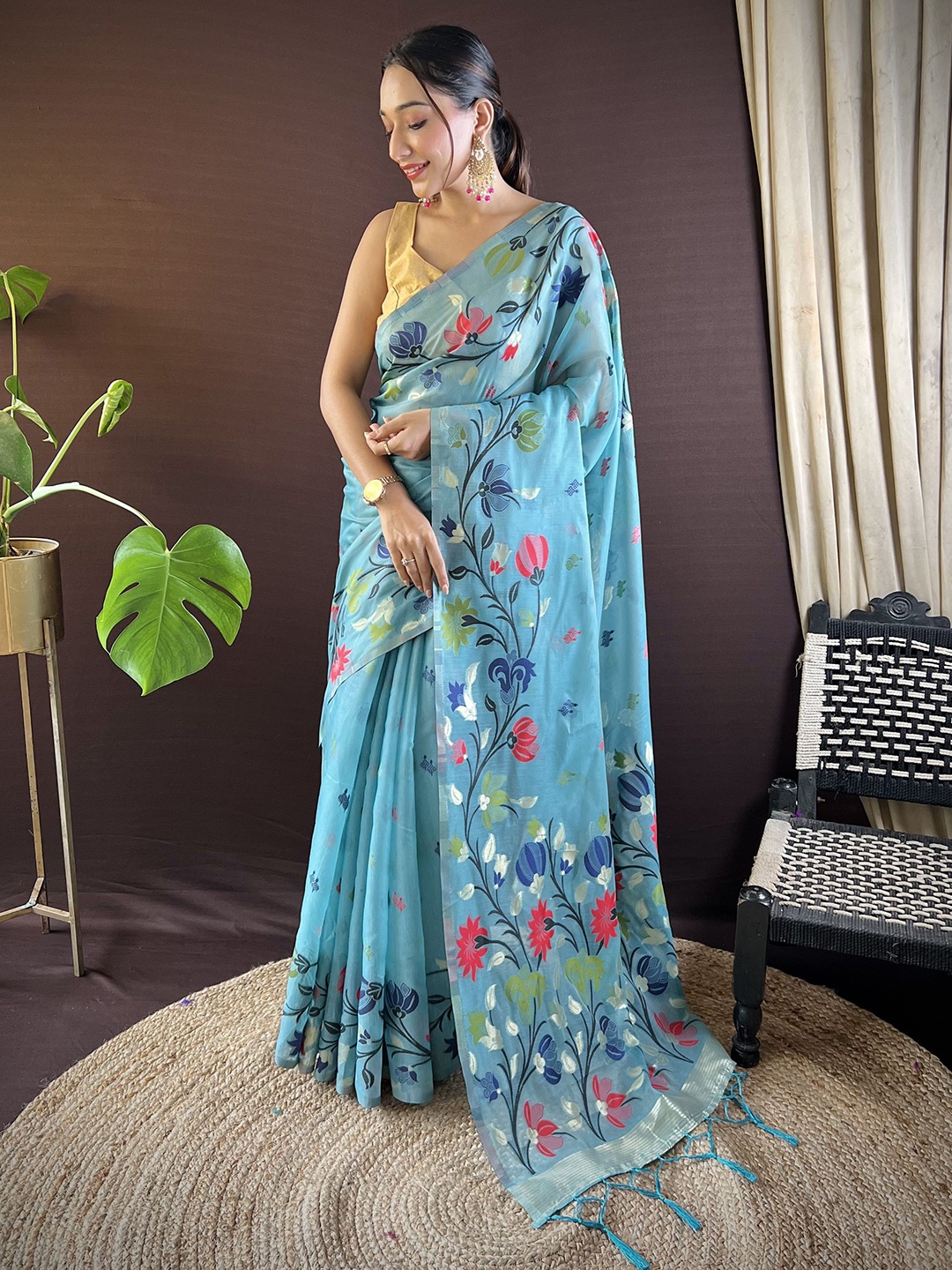 

HEER FASHION Woven Design Floral Zari Saree, Blue