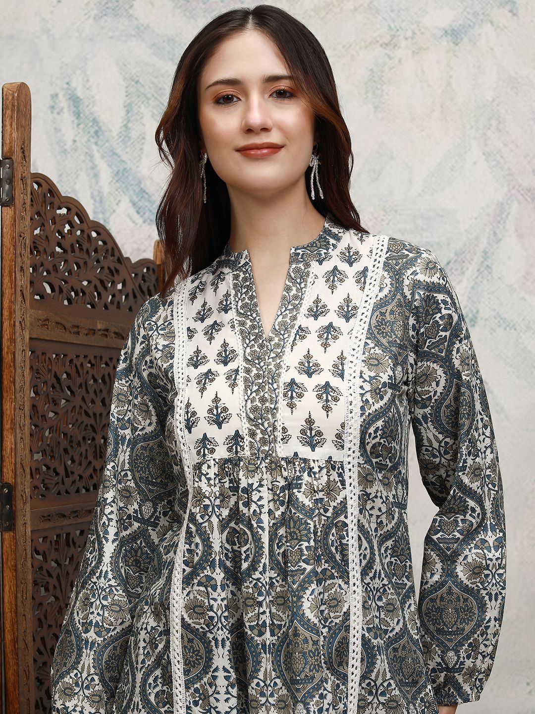 

Vishudh Women Cotton Printed Mandarin Collar Cotton A-Line Top, White