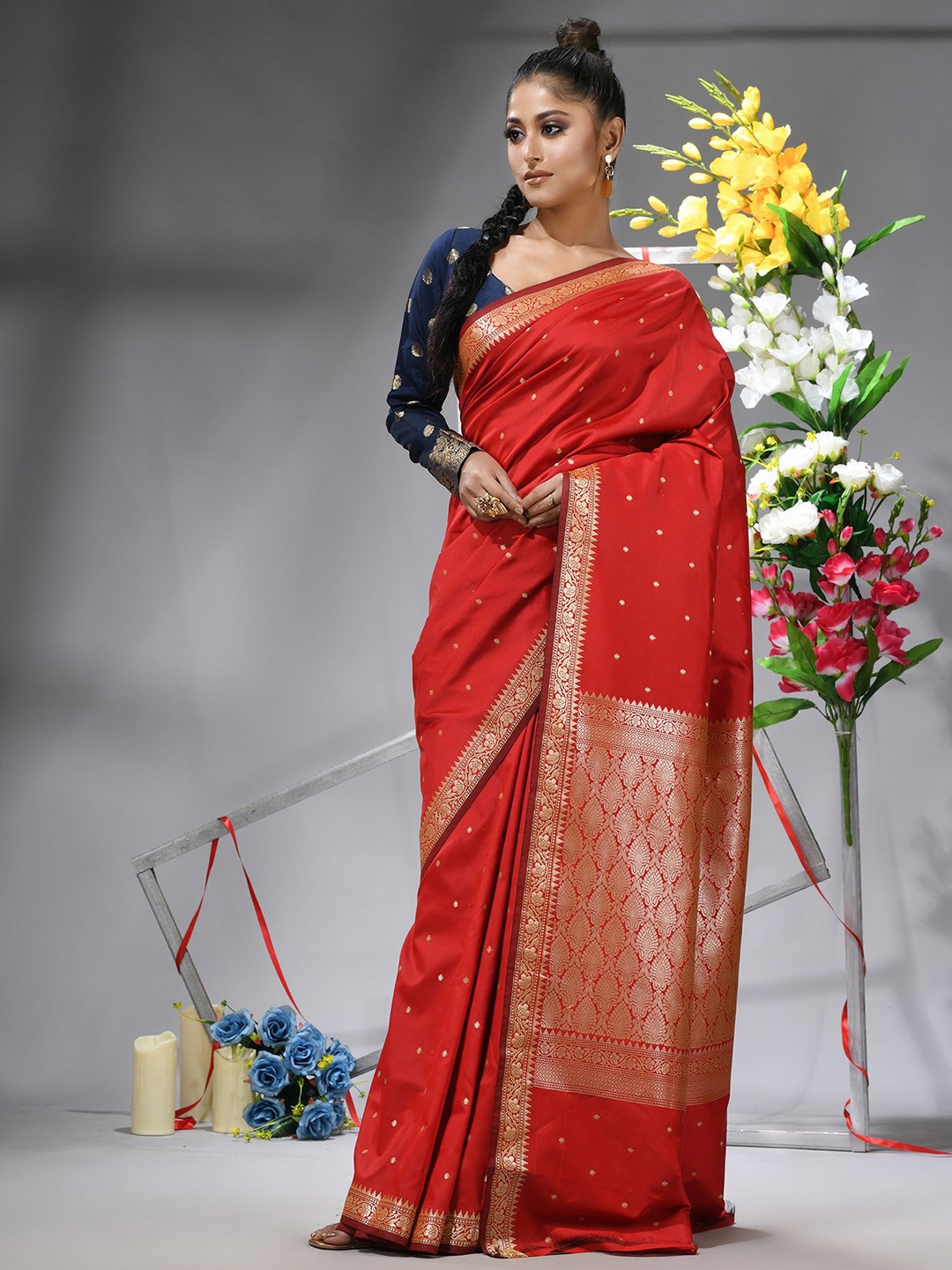 

TANTLOOM Ethnic Motifs Zari Silk Cotton Saree, Red