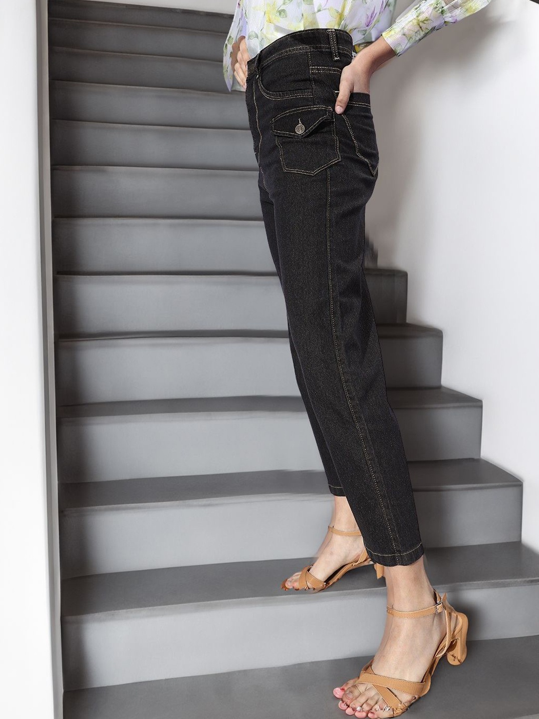 

STYLECAST X KASSUALLY Women Flared High-Rise Fit Jeans, Black