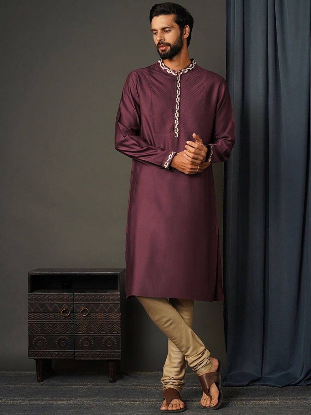 

JAYPORE Mandarin Collar Thread Work Straight Kurta, Purple