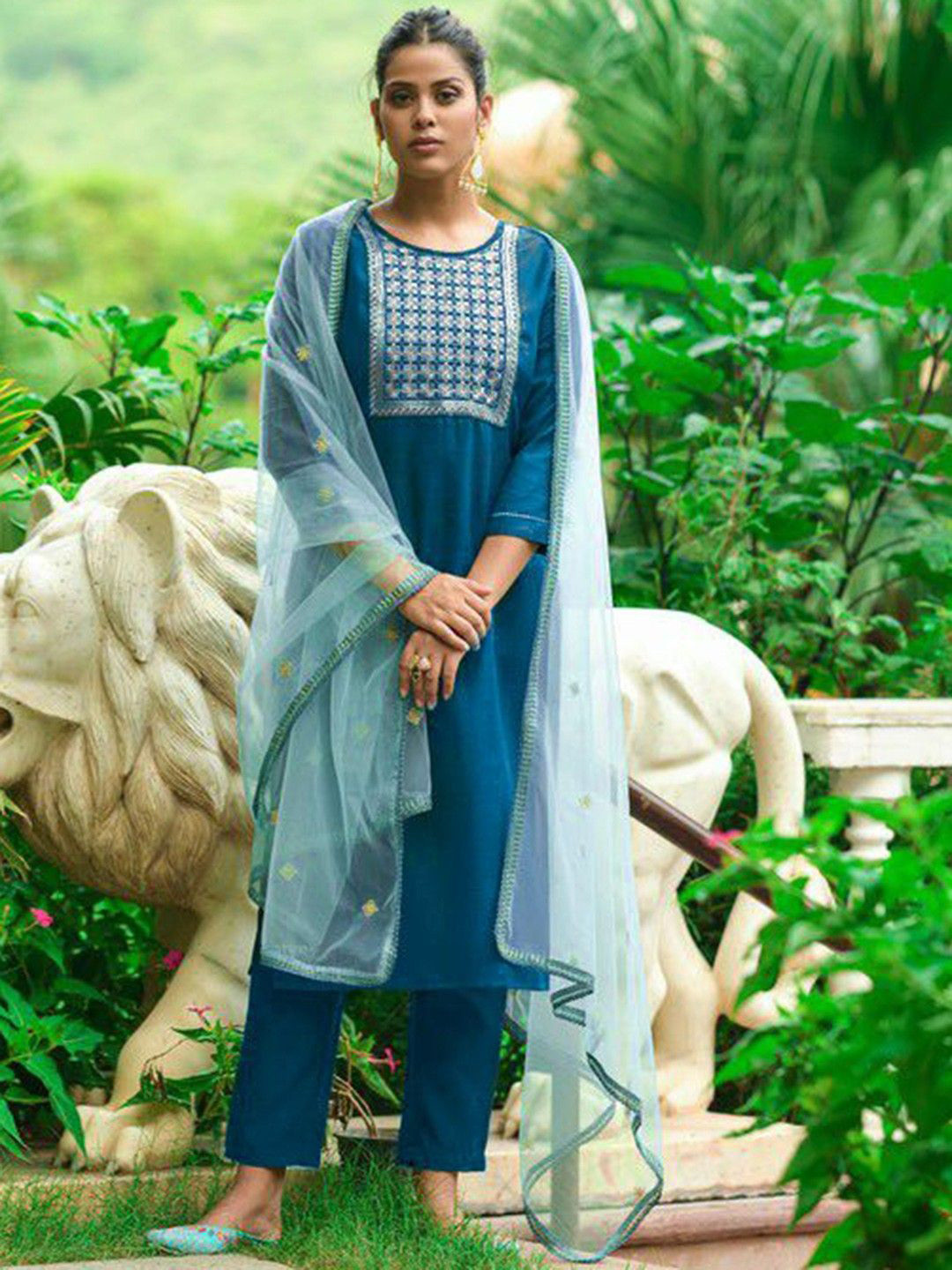 

zinariya Fab Geometric Embroidered Round Neck Straight Kurta With Trouser With Dupatta, Turquoise blue