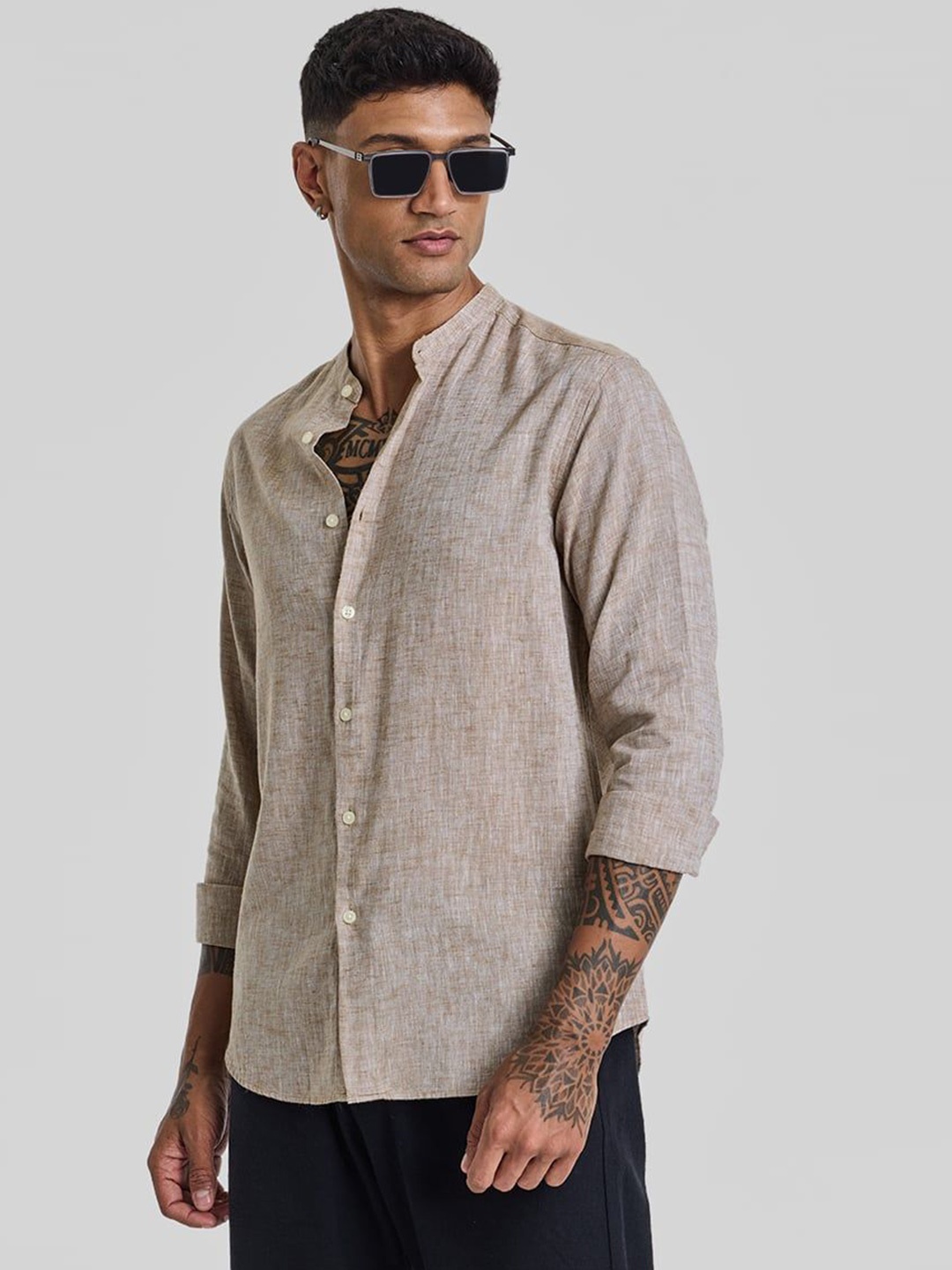 

Snitch Men Smart Band Collar Solid Linen Slim Fit Casual Shirt, Brown
