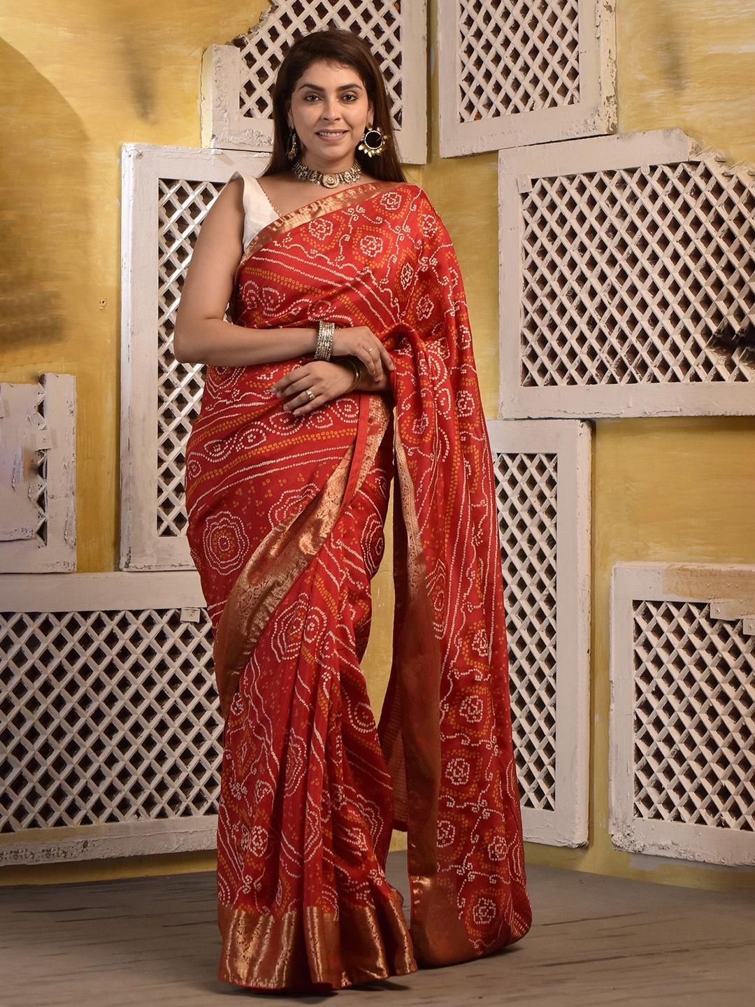 

sutra attire Zari Bandhani Saree, Red