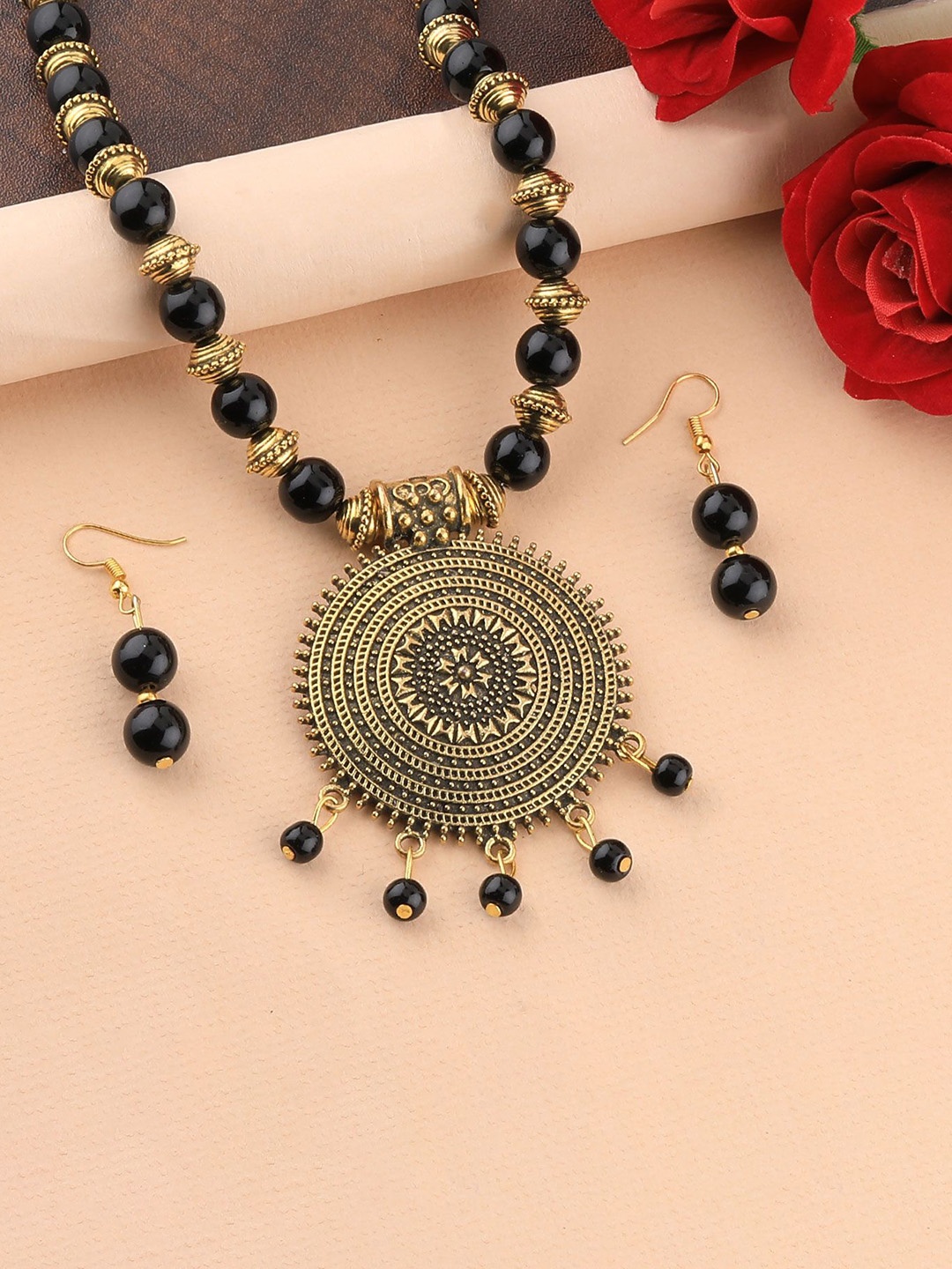 

Silver Shine Brass-Plated Pearls-Beaded Jewellery Set, Gold