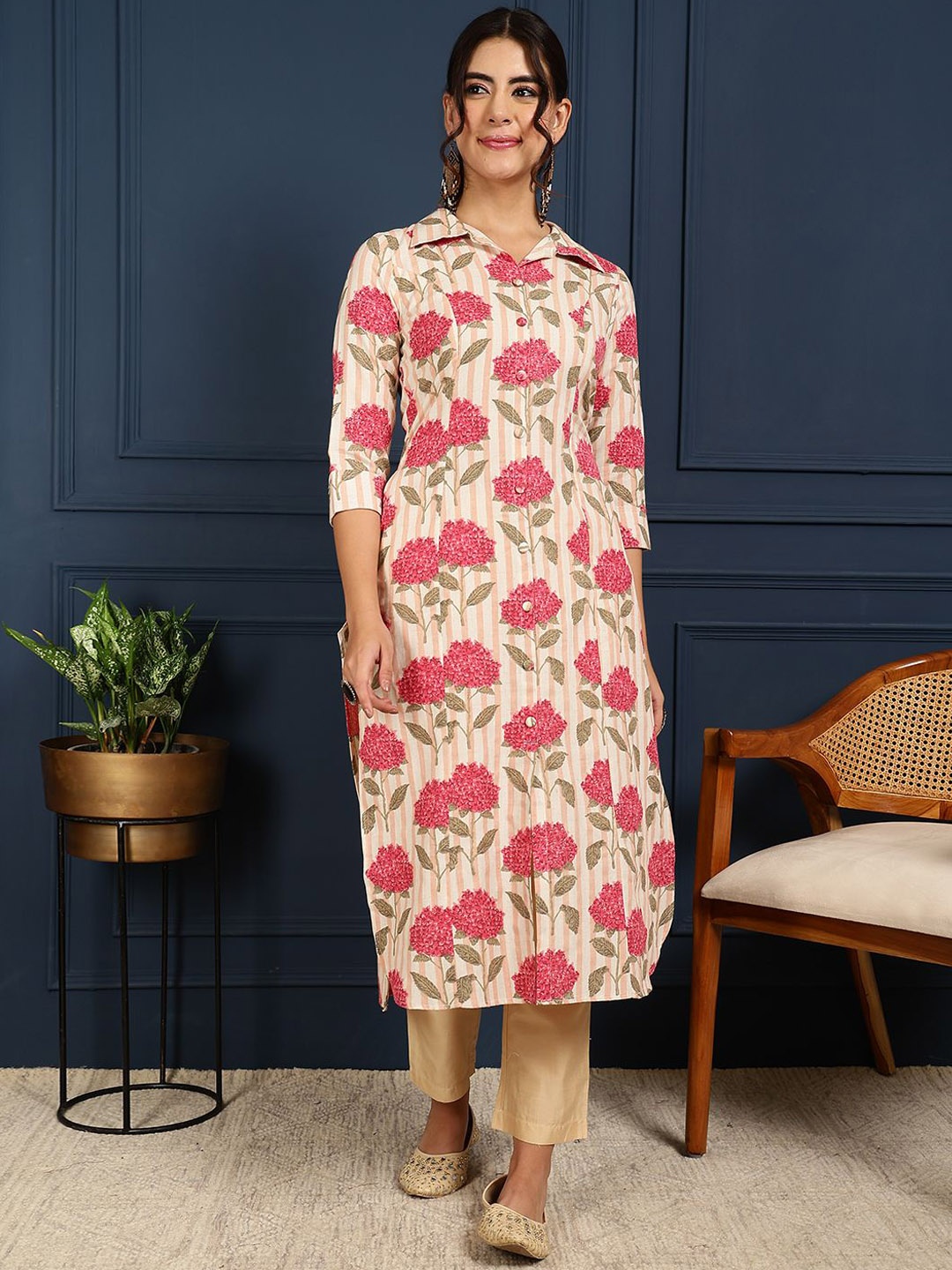 

GULMOHAR JAIPUR Floral Printed Straight Kurta, Pink