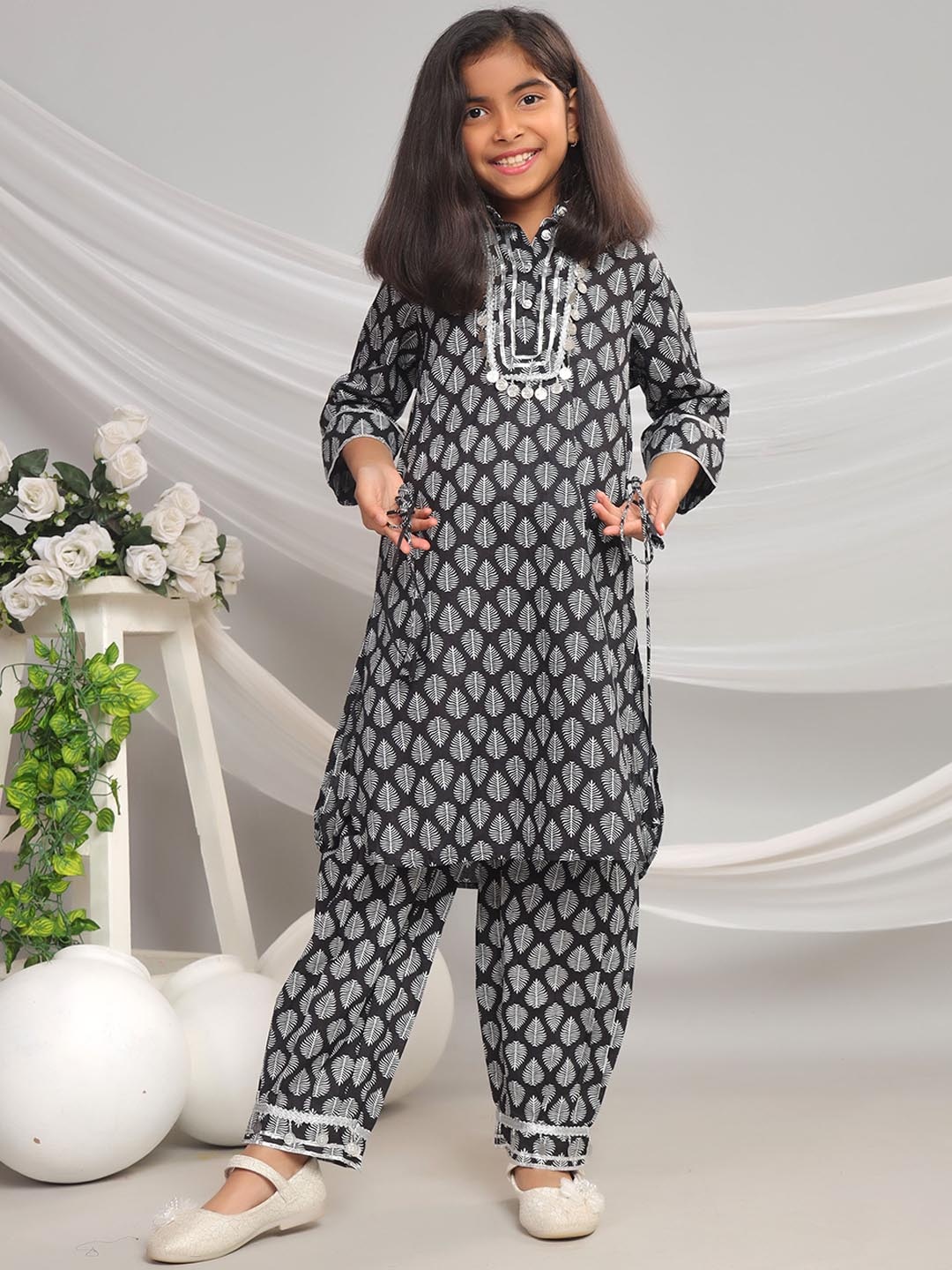 

BAESD Girls Floral Printed Gotta Patti Pure Cotton Straight Kurta With Patiala, Black
