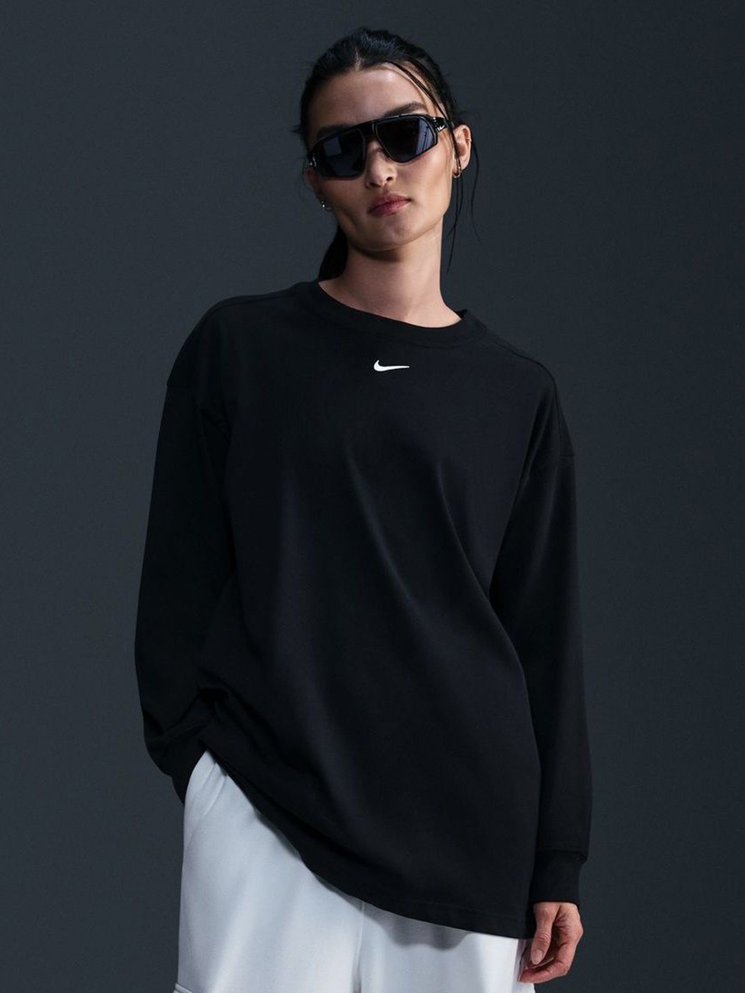 

Nike Sportswear Essential Women's Oversized Long-Sleeve T-Shirt, Black