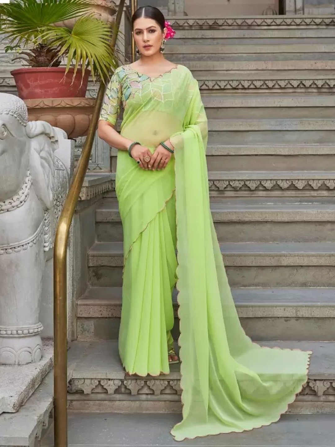 

ODETTE Solid Embroidered Saree, Green