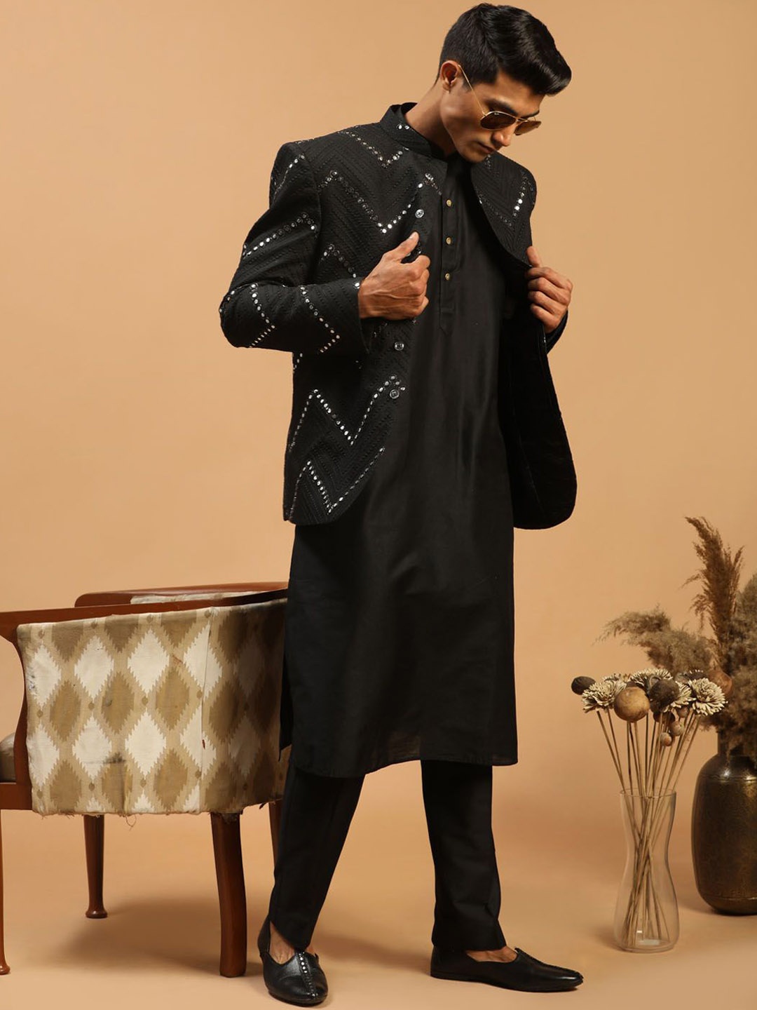 

VASTRAMAY Straight Kurta with Trousers & Mirror Work Jodhpuri, Black