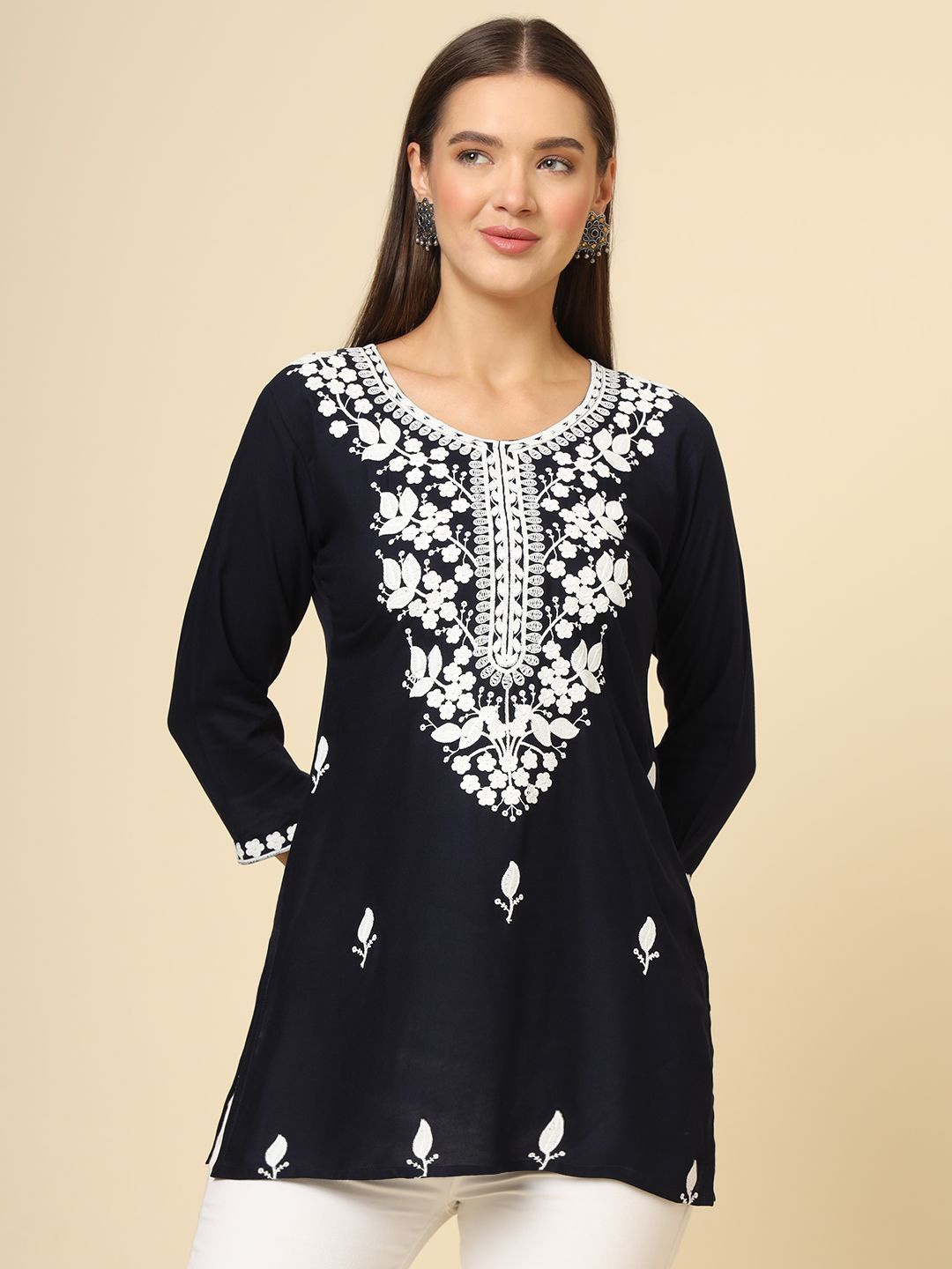 

HERE&NOW Women Floral Embroidered Thread Work Thread Work Daily Wear Kurti, Black