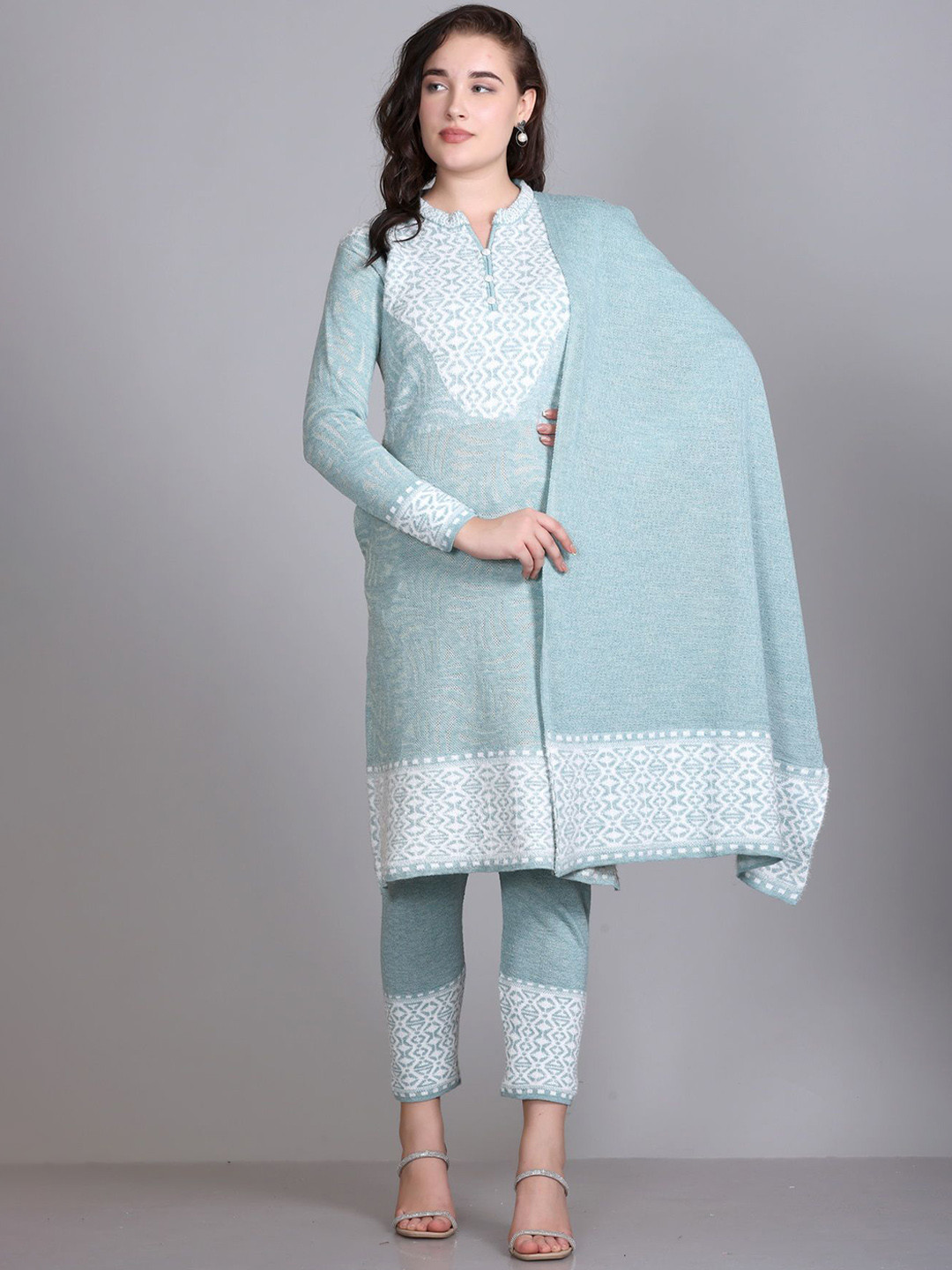 

MONTREX Floral Self Design Woolen Straight Kurta With Trousers & Dupatta, Sea green