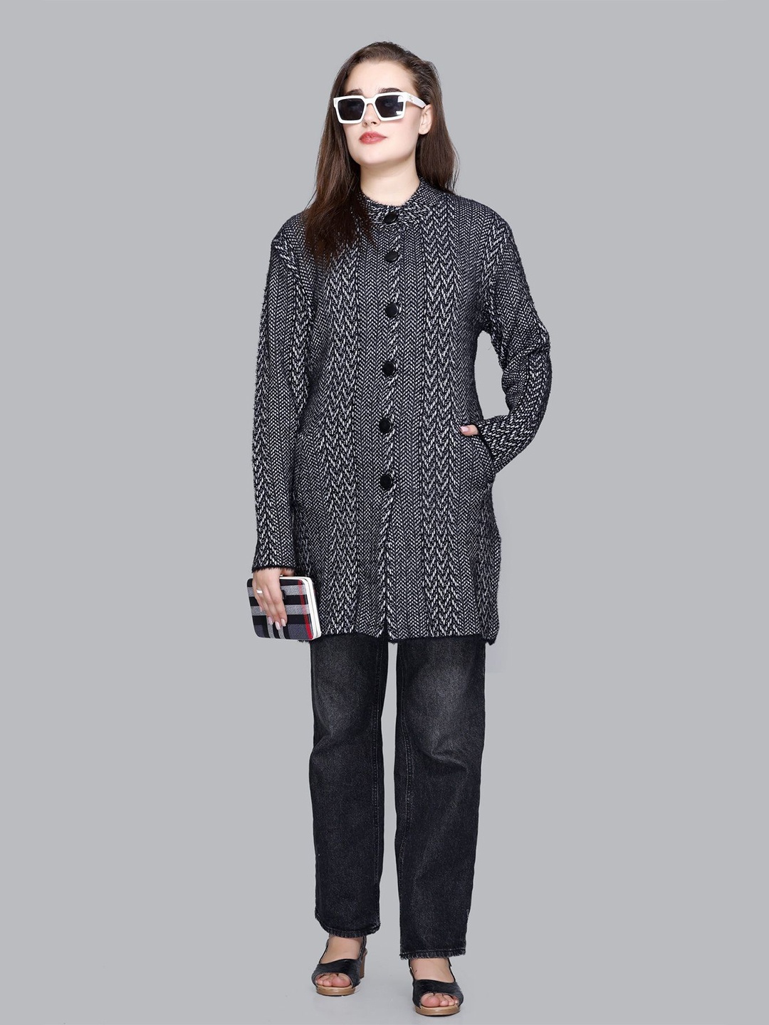

SOSHAGUN OSWAL Women Woollen Cardigan, Black