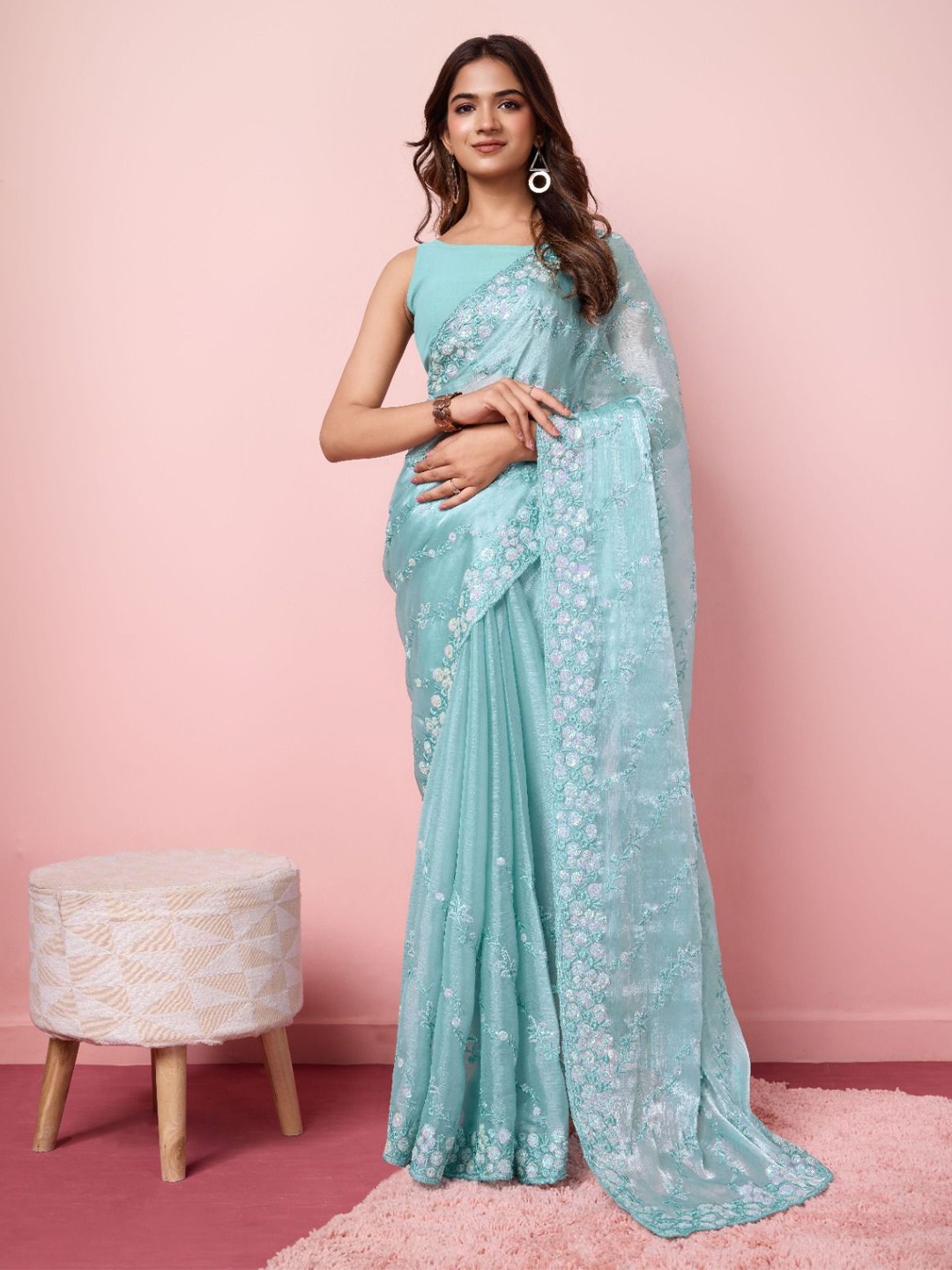 

VenderVilla Floral Printed Embroidered Saree, Blue