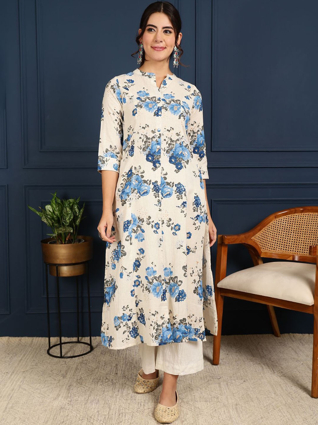 

GULMOHAR JAIPUR Floral Printed Mandarin Collar Straight Kurta, Blue