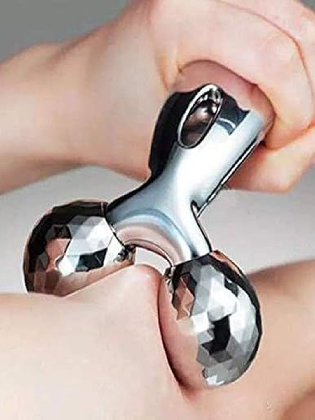

KINDRED Face Massager Roller With V-Shaped Kneading Technology, Steel