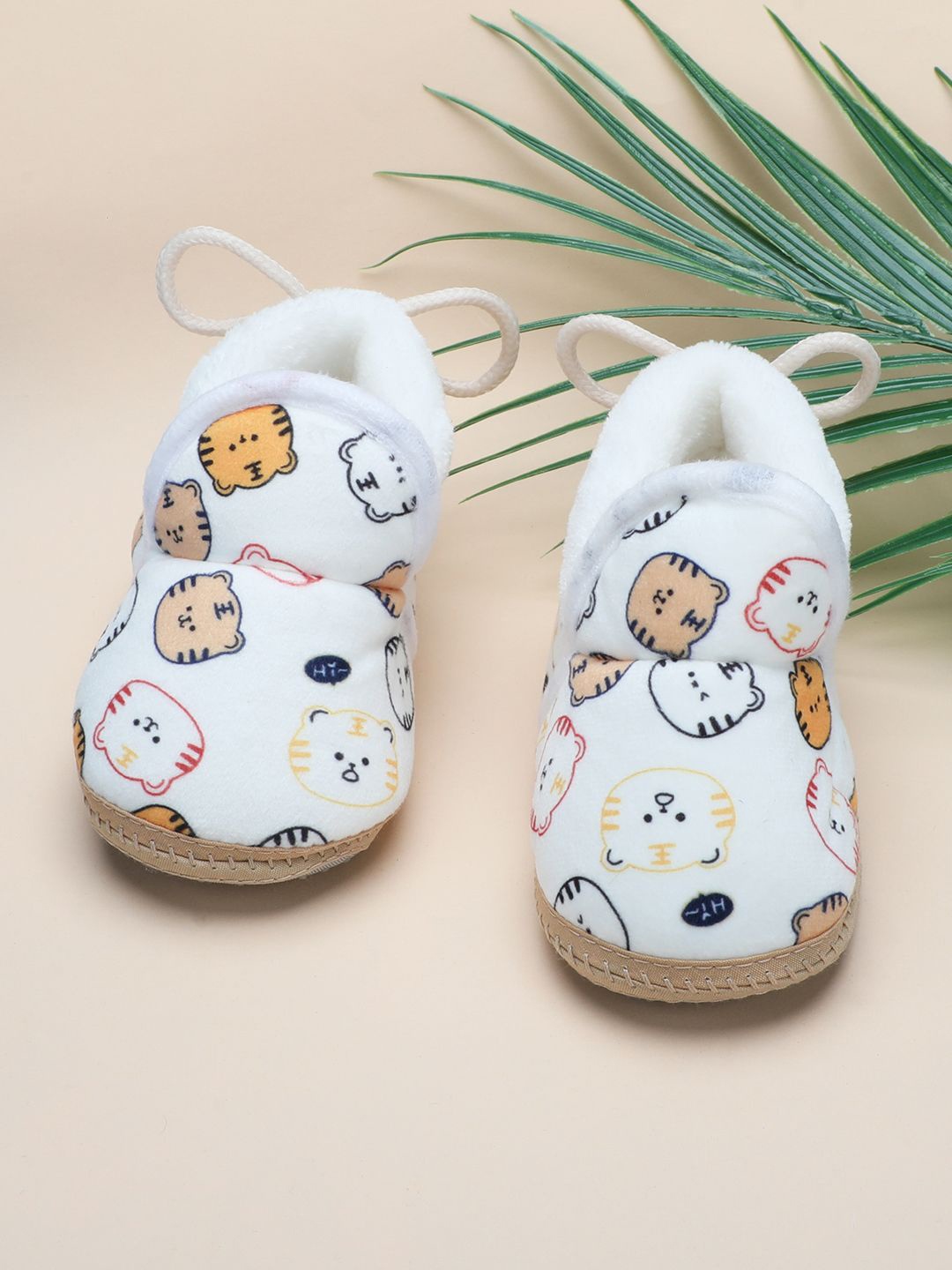 

Baby Moo Unisex Kids Printed Cotton Booties, White