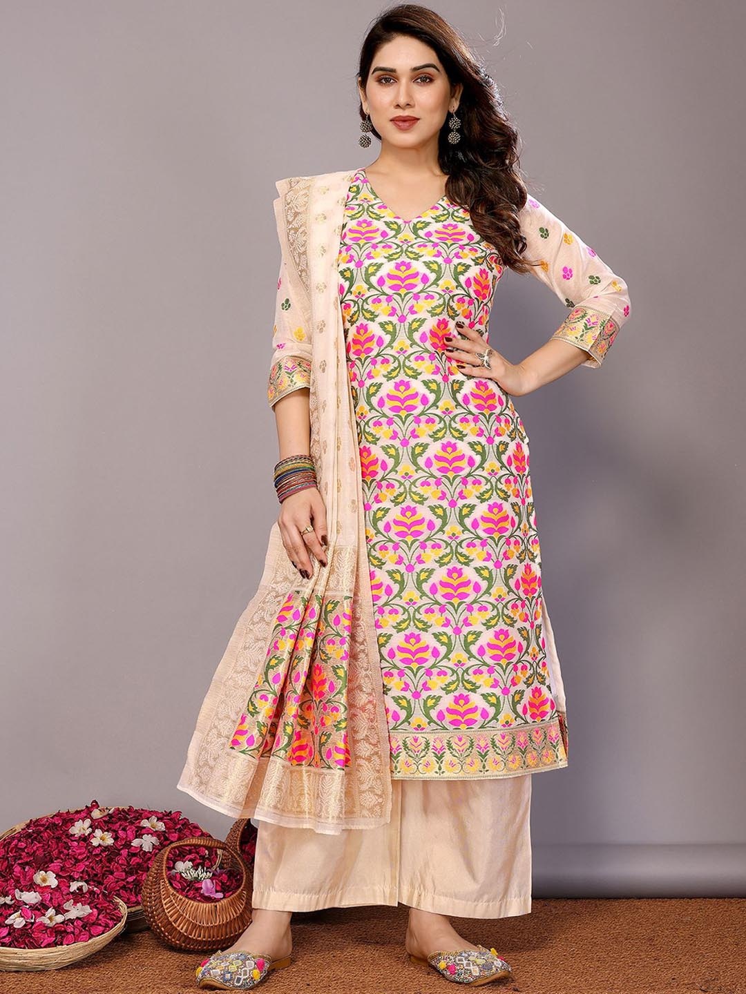 

SHREE PAKHI Women Floral Regular Chanderi Silk Kurta with Palazzos & With Dupatta, Cream