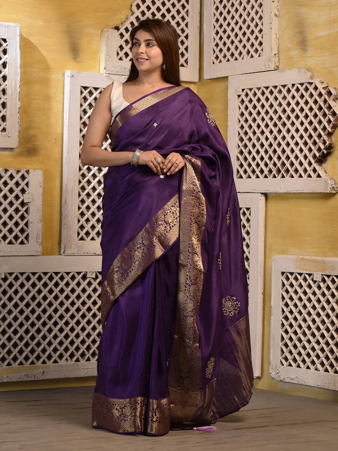 

sutra attire Woven Design Zari Tussar Saree With Blouse Piece, Purple