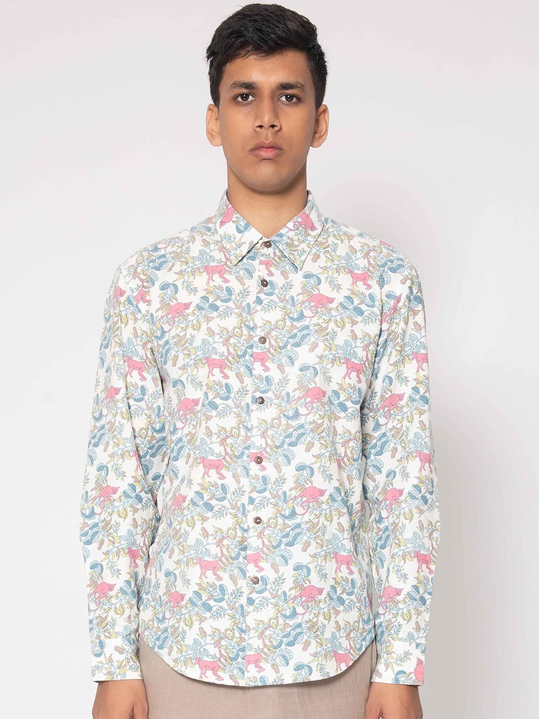 

AMBI Men Standard Spread Collar Floral Printed Cotton Casual Shirt, Beige