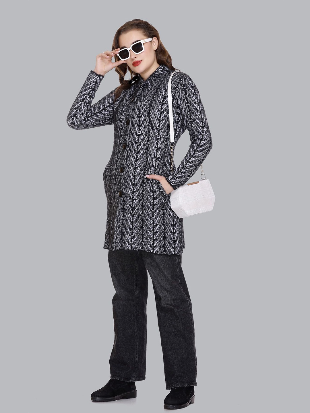 

SOSHAGUN OSWAL Women Self Design Woollen Cardigan, Black
