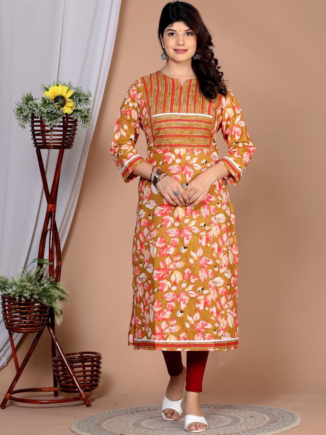 

ANTU KURTIES Floral Printed Notch Neck Straight Kurta, Mustard