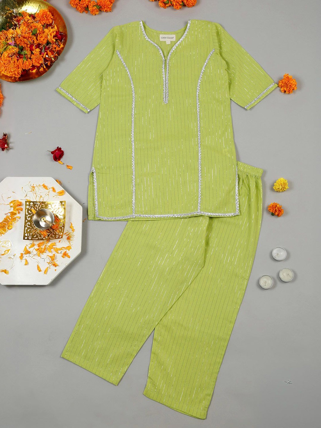 

LITTLE GINNIE Girls Striped V-Neck Straight Kurti With Trousers, Green