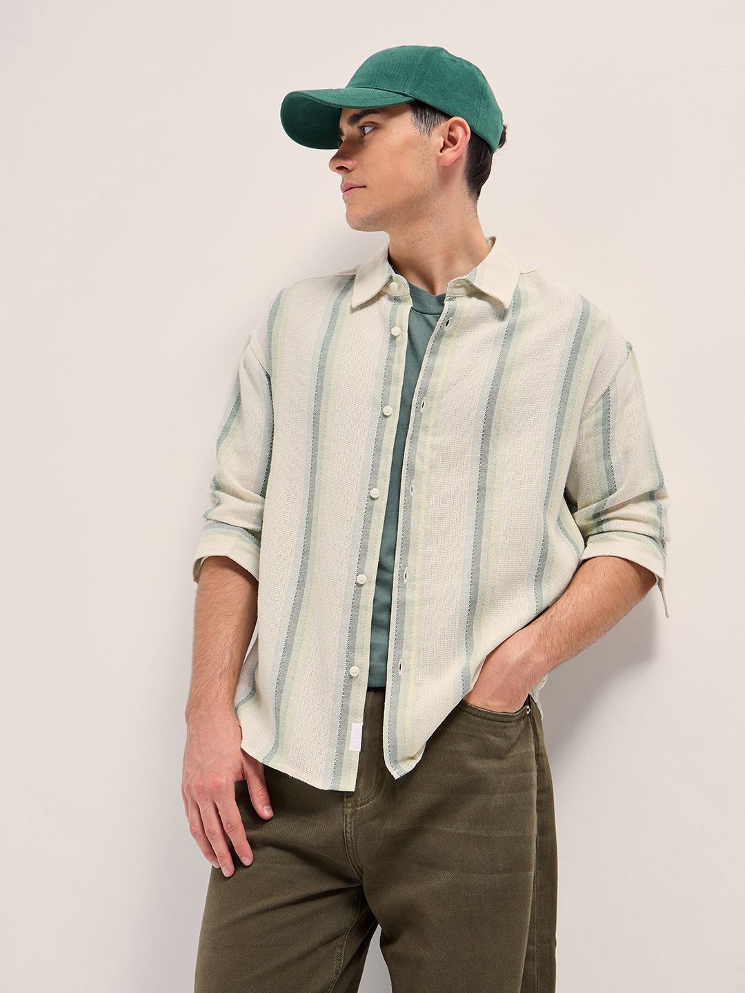 

THE BEAR HOUSE Men Cutaway Collar Vertical Striped Cotton Relaxed Fit Casual Shirt, Cream