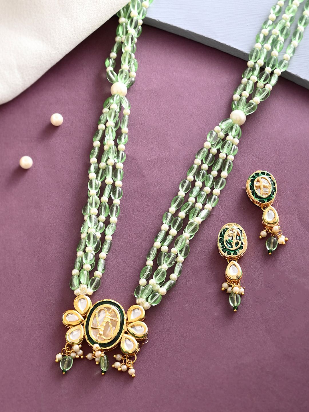 

Silvermerc Designs Gold-Plated Kundan Stone-Studded & Beaded Jewellery Set