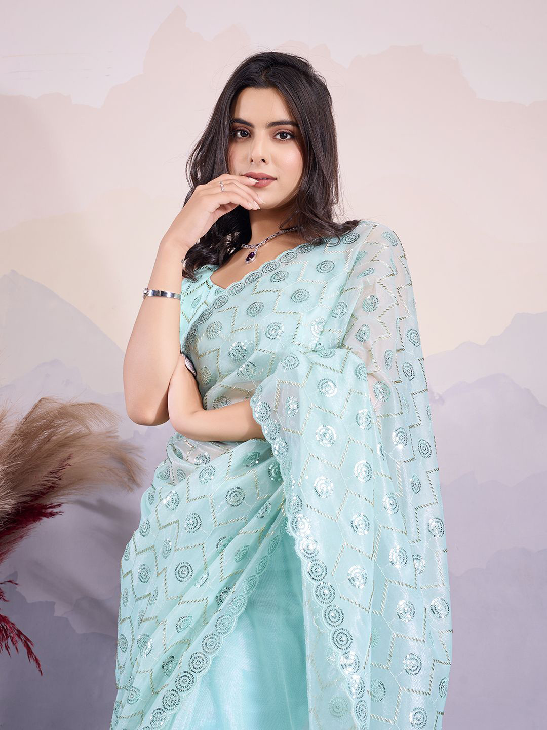 

HERE&NOW Women Embellished Sequinned Saree, Blue