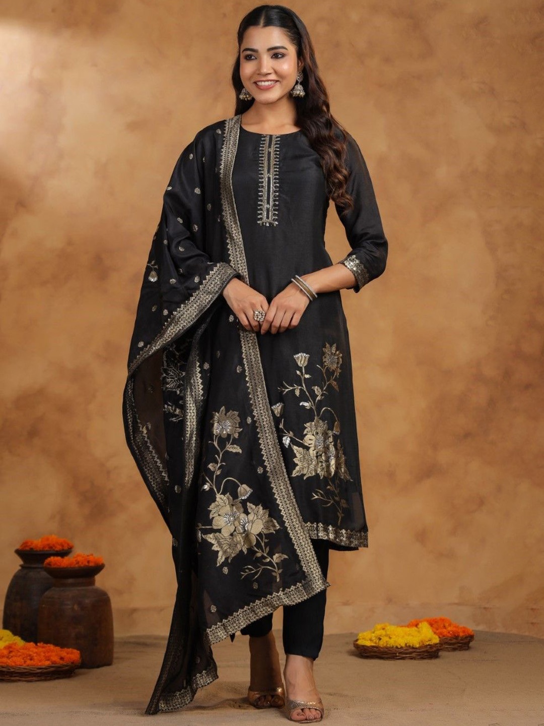 

AUTUMN LANE Women Floral Printed Regular Kurta with Trousers & With Dupatta, Black