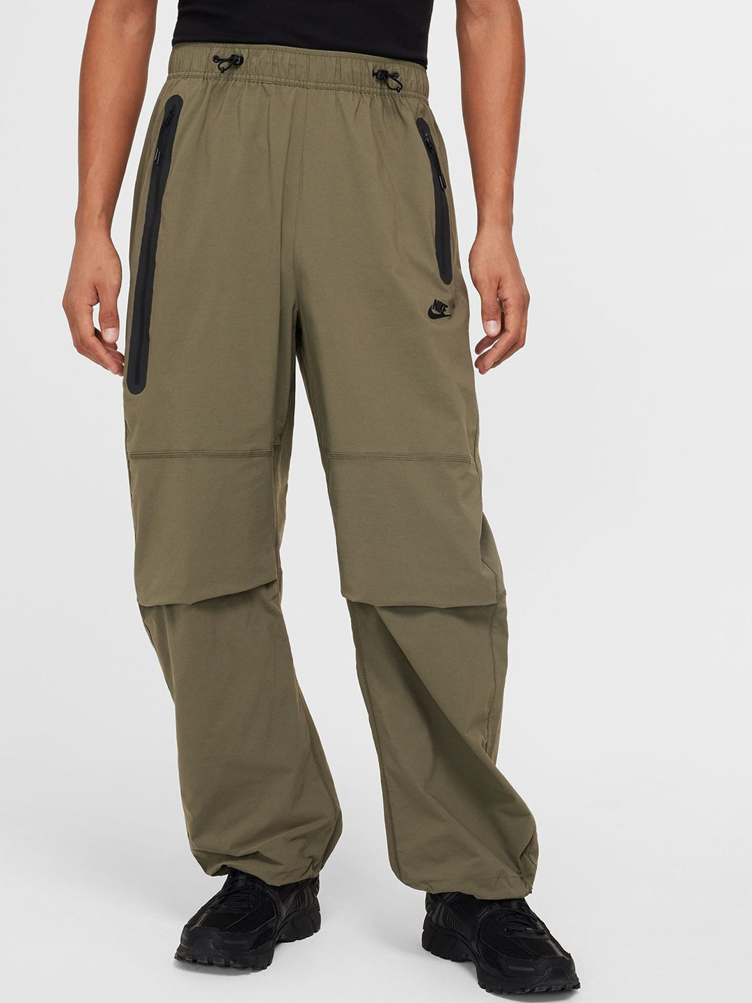 

Nike Men Tech Woven Open-Hem Trousers, Green