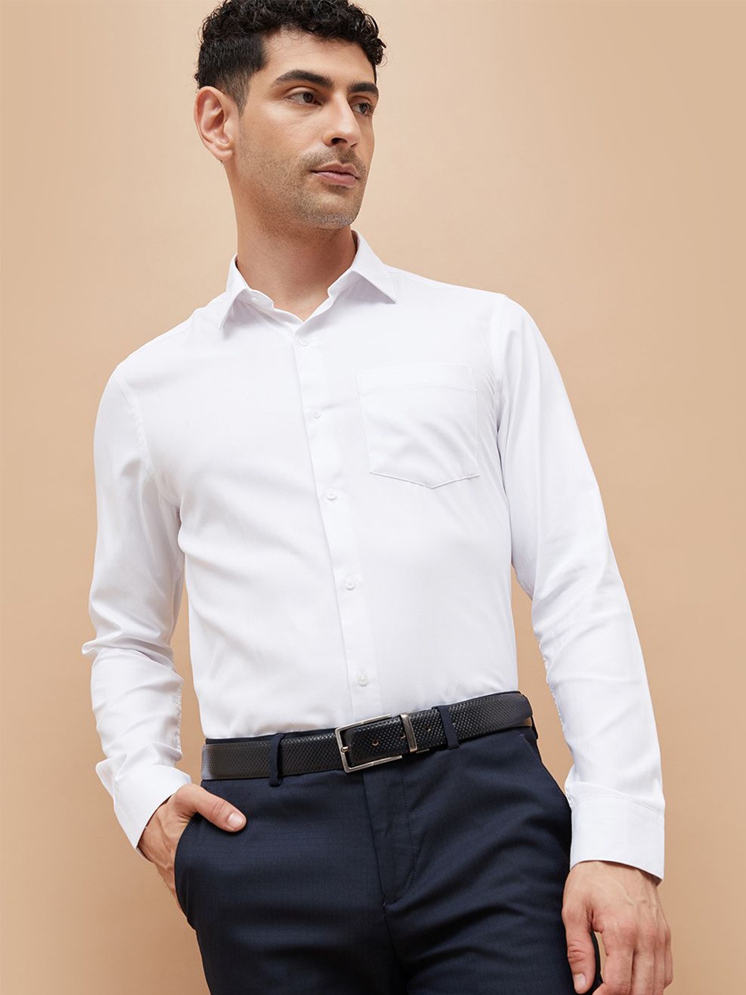 

CODE by Lifestyle Men Cutaway Collar Solid Cotton Slim Fit Formal Shirt, White