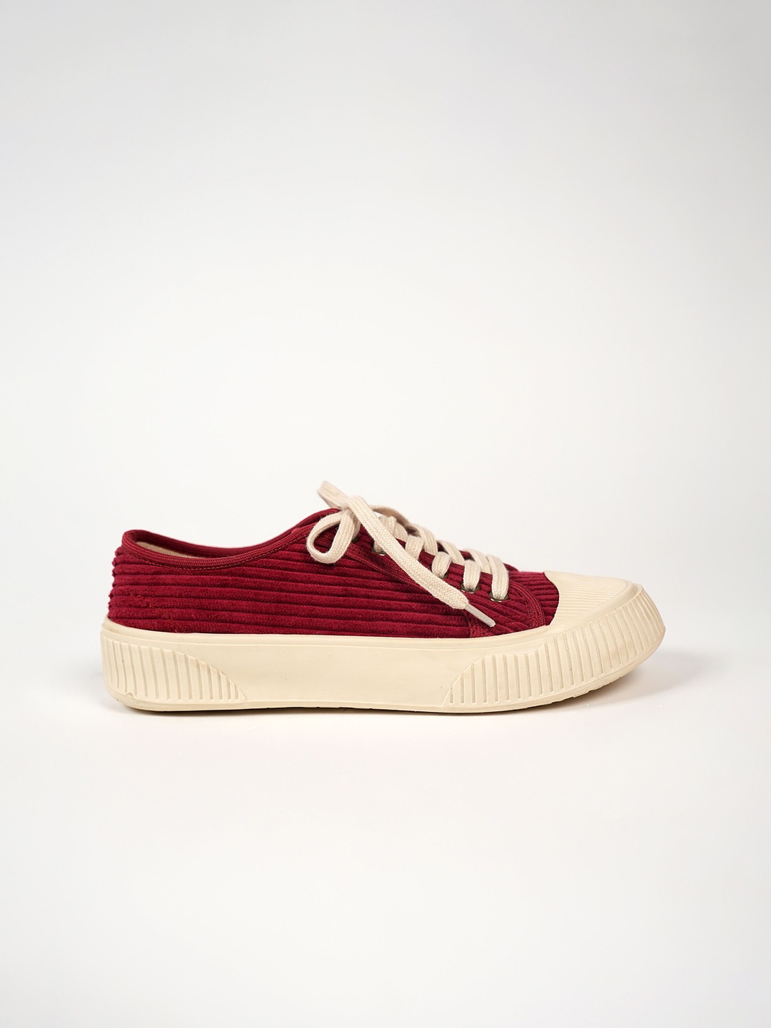 

Theater Women Colourblocked Sneakers, Red