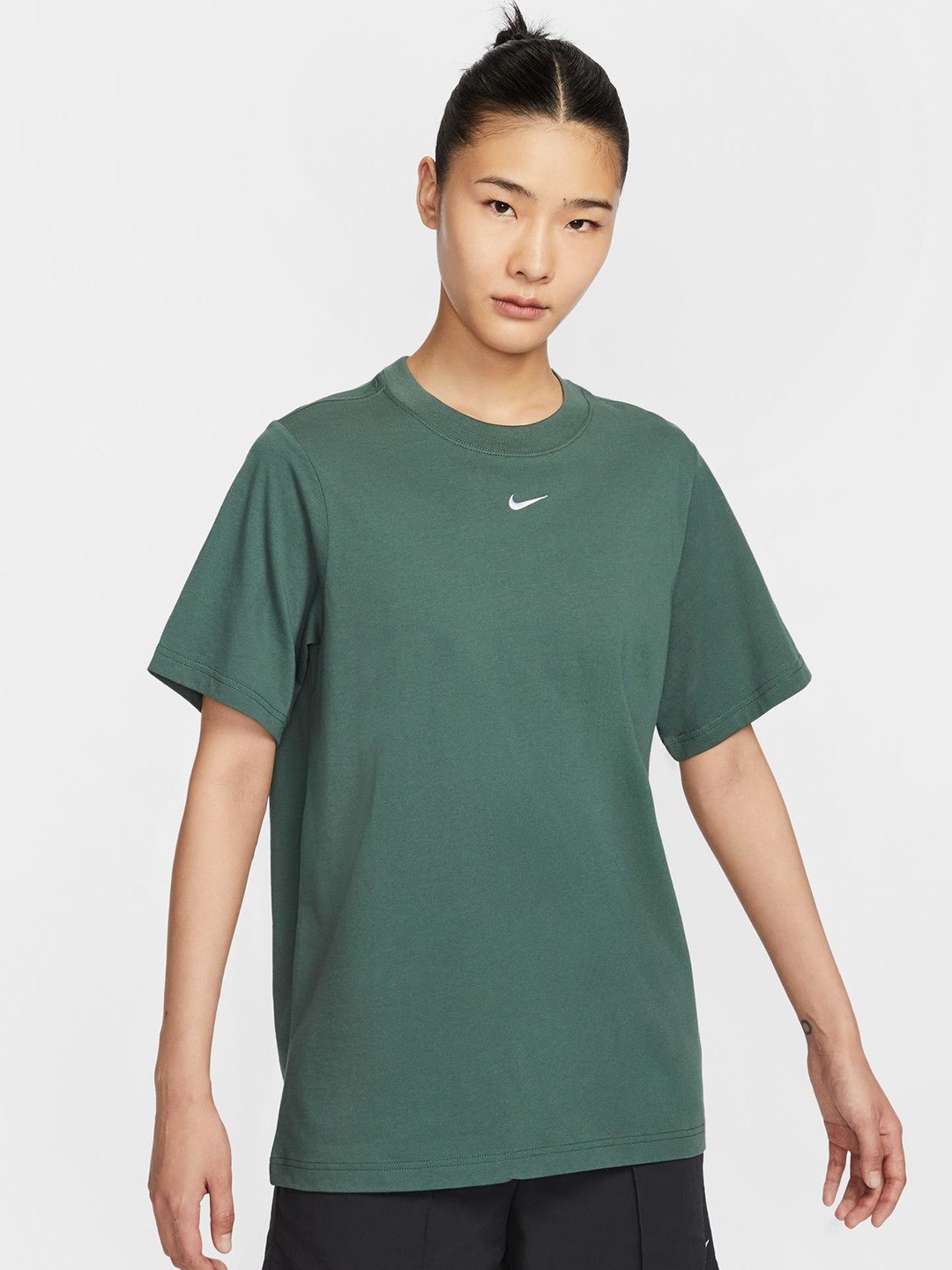 

Nike Sportswear Women's T-Shirt, Green